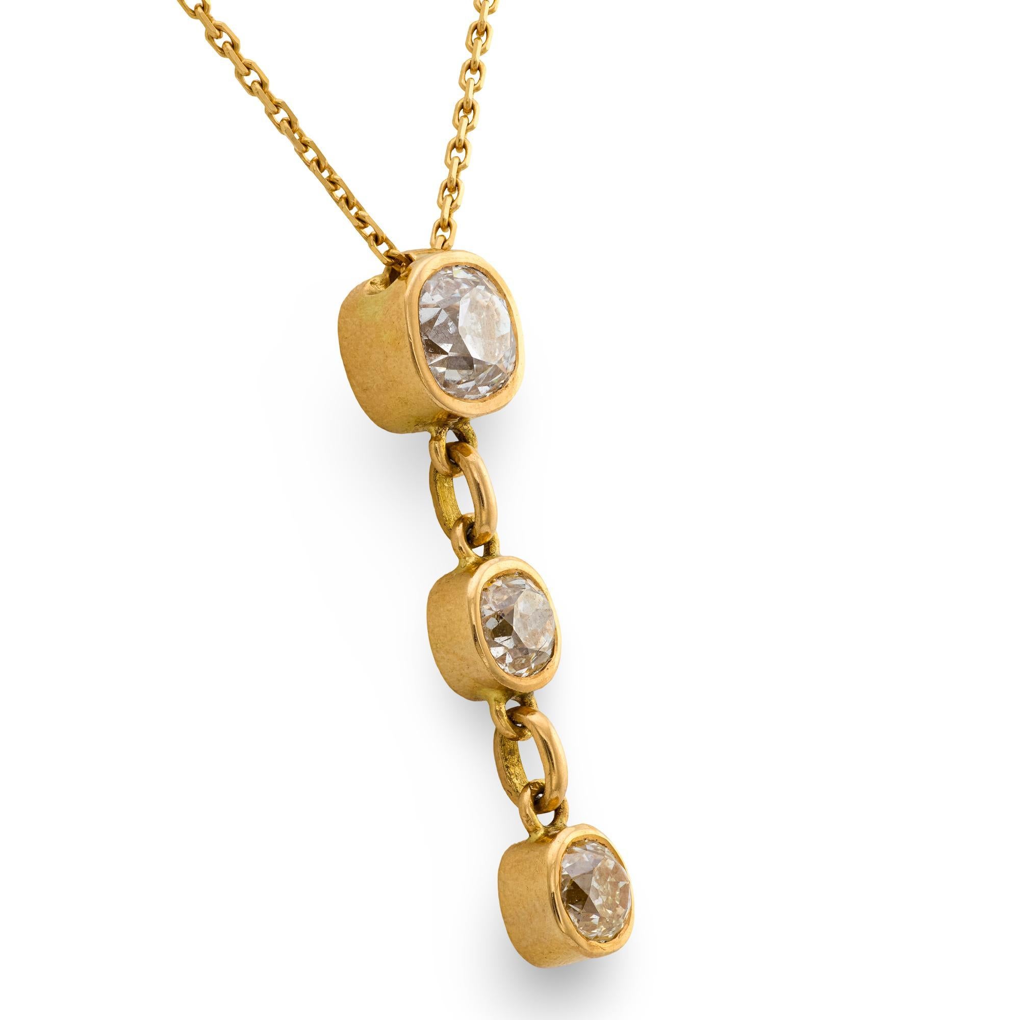 Collana vintage con diamanti di vecchia miniera in oro giallo 18 carati e 3 pietre a goccia In condizioni buone in vendita a Beverly Hills, CA