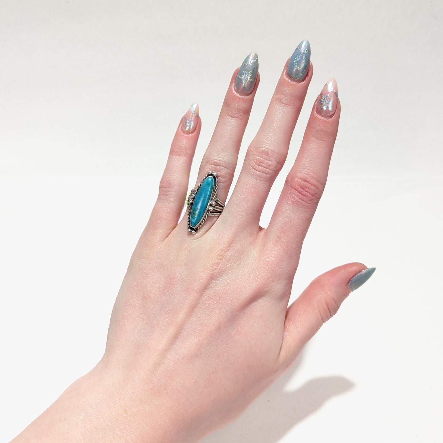 Native American Vintage Old Pawn Navajo Sterling Silver and Turquoise Ring For Sale