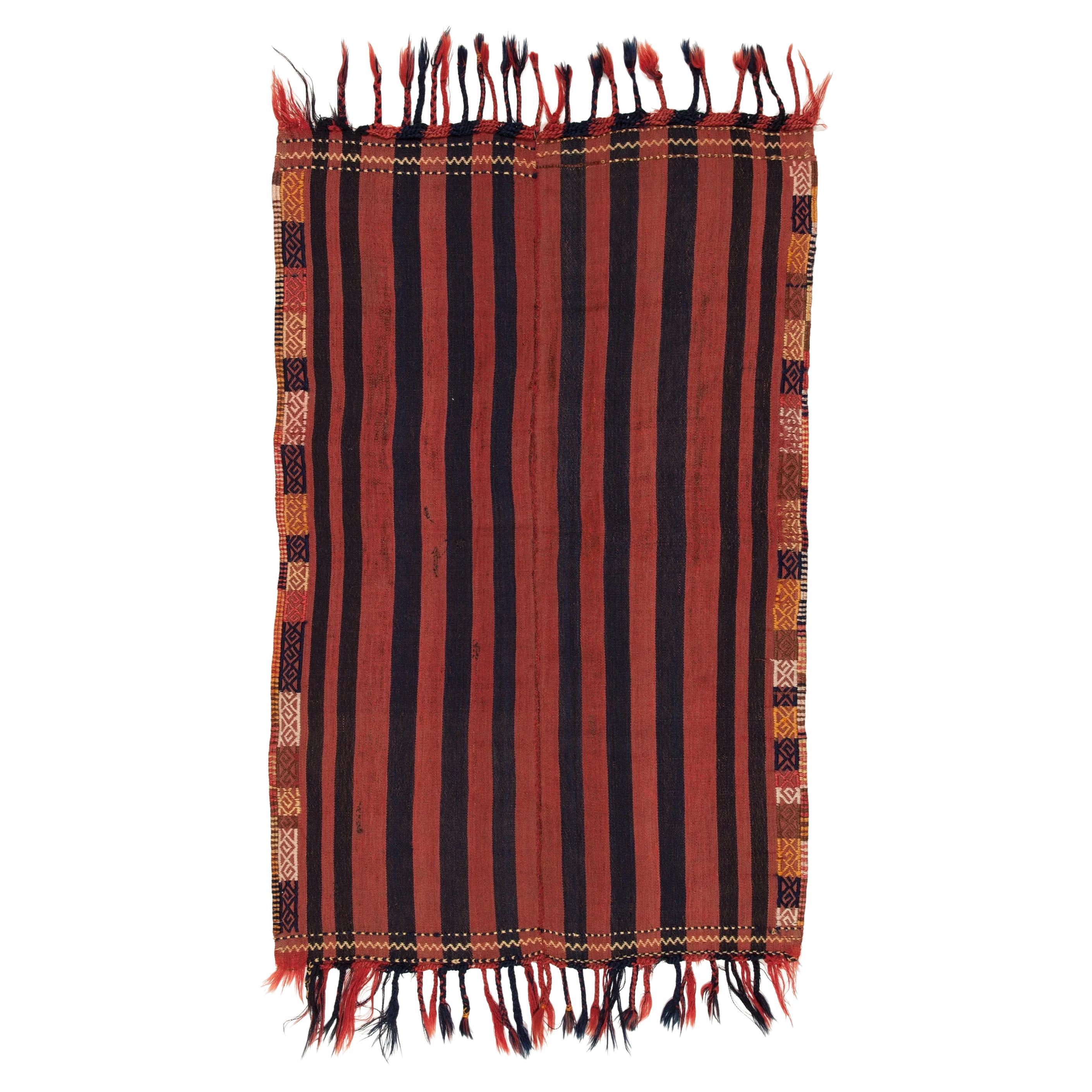 Vieux tapis turc Kilim d'Anatolie centrale Sofra