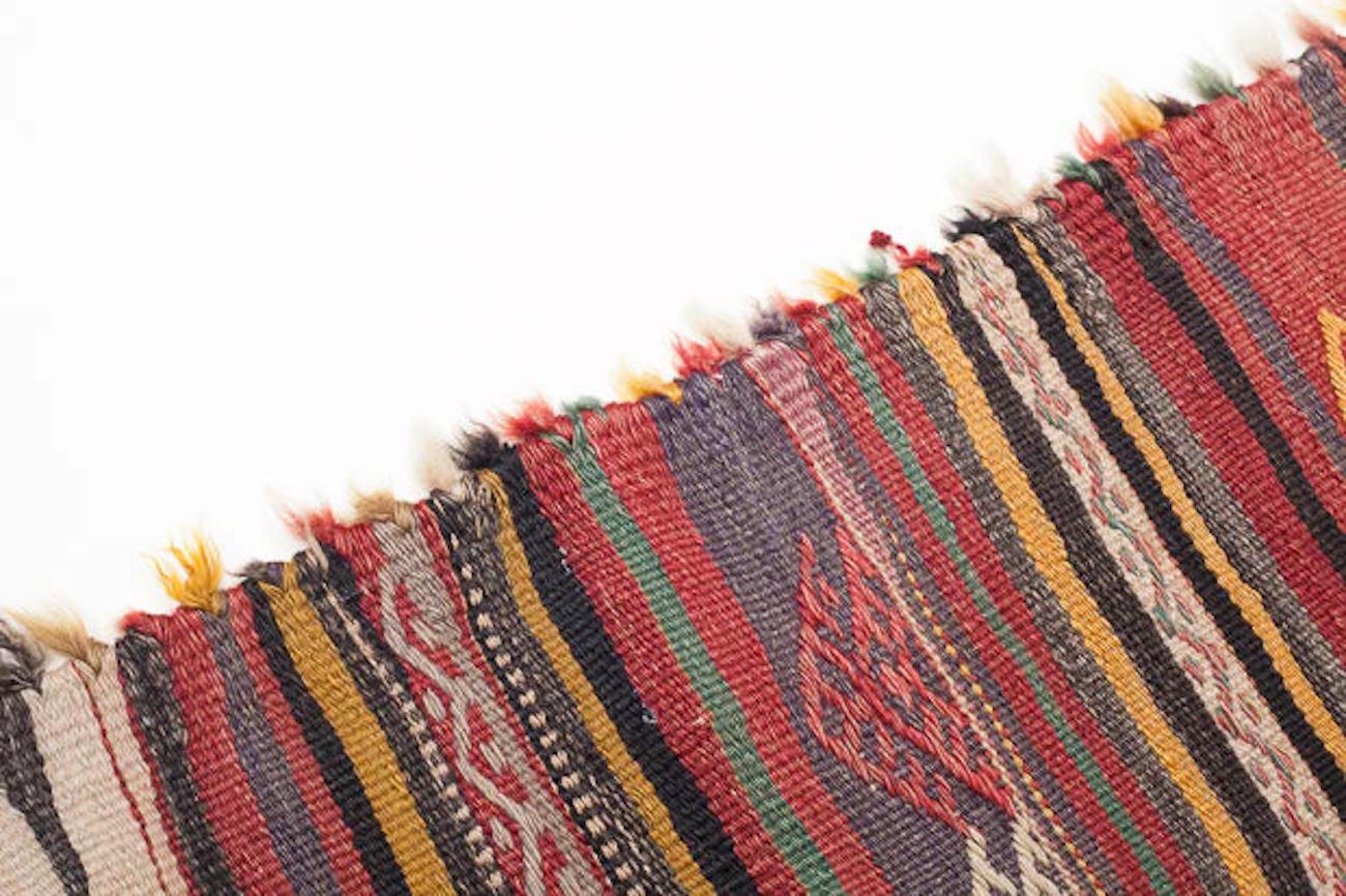 Tintura vegetale Vintage Old Stripe Kilim Balikesir Rug Tappeto turco naturale dell'Anatolia occidentale in vendita