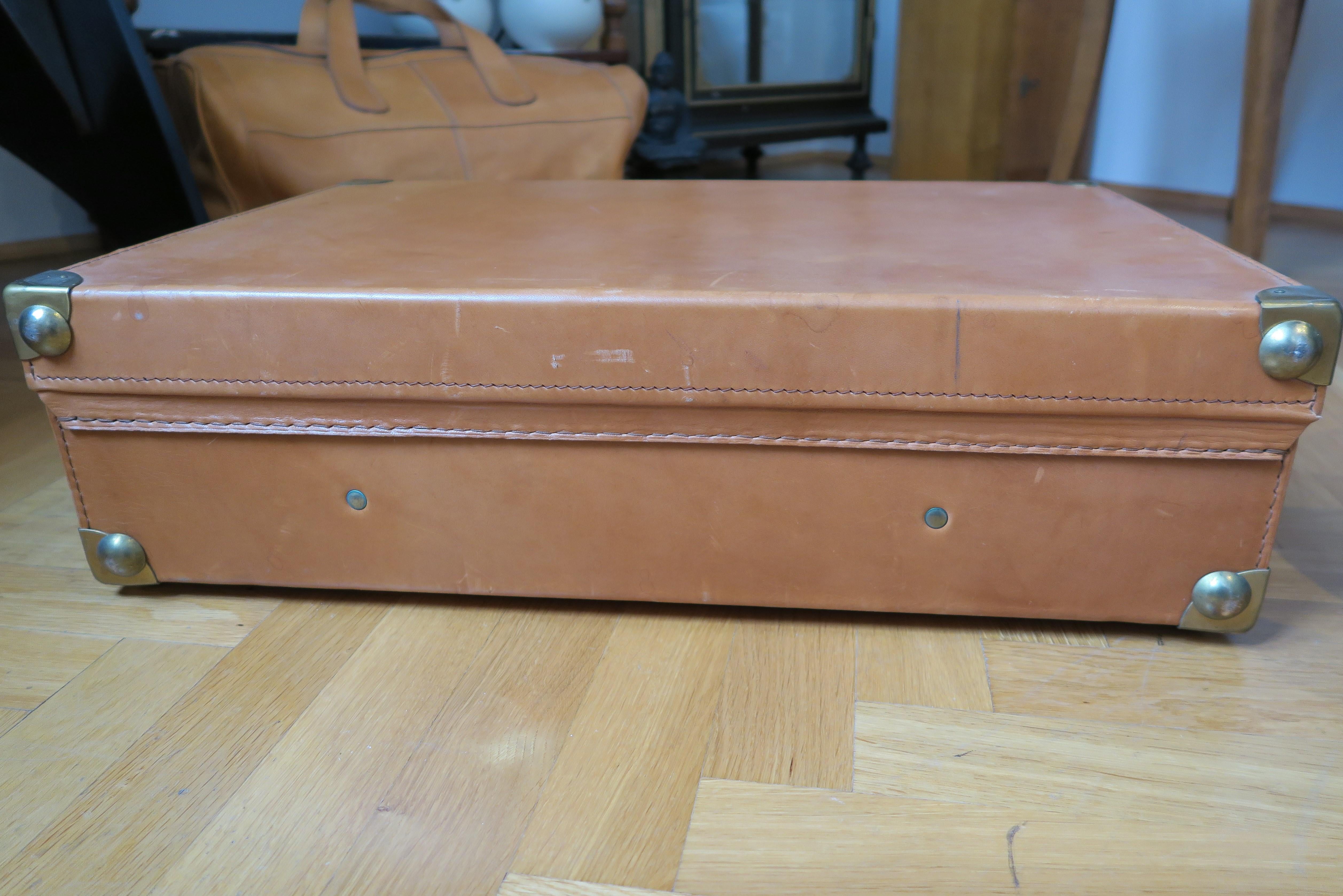 Vintage Old Timer Suitcase Made from Cowhide with Combination Lock For Sale 2