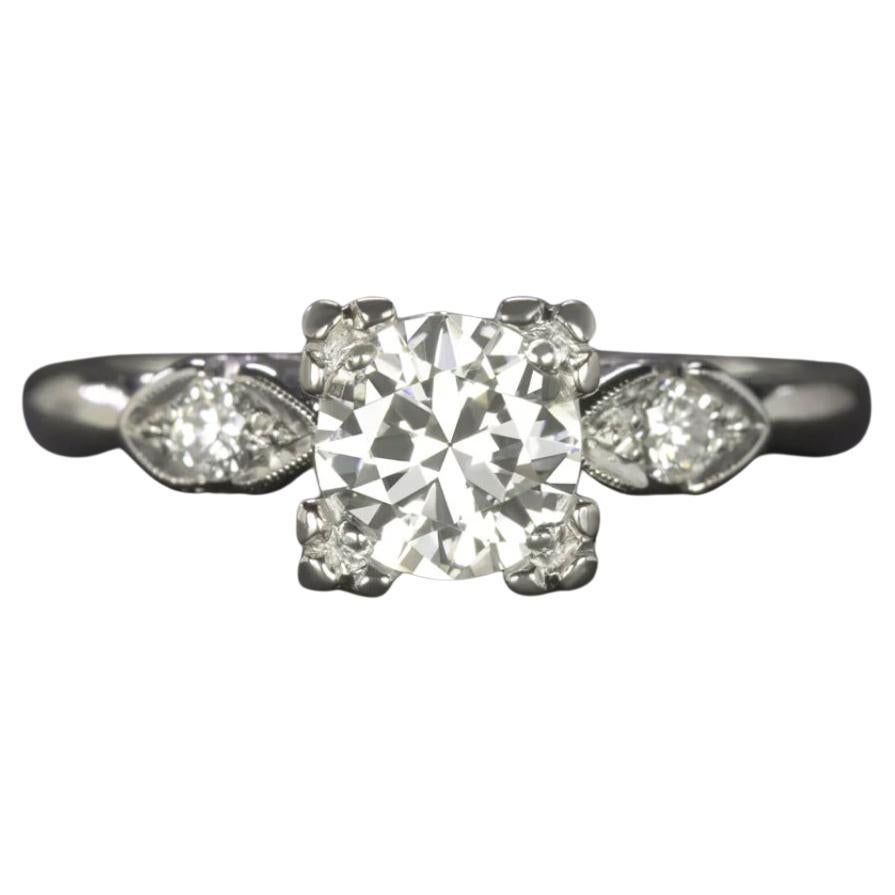 Verlobungsring aus Platin mit Diamanten im alteuropäischen Übergangsschliff F-G VS1