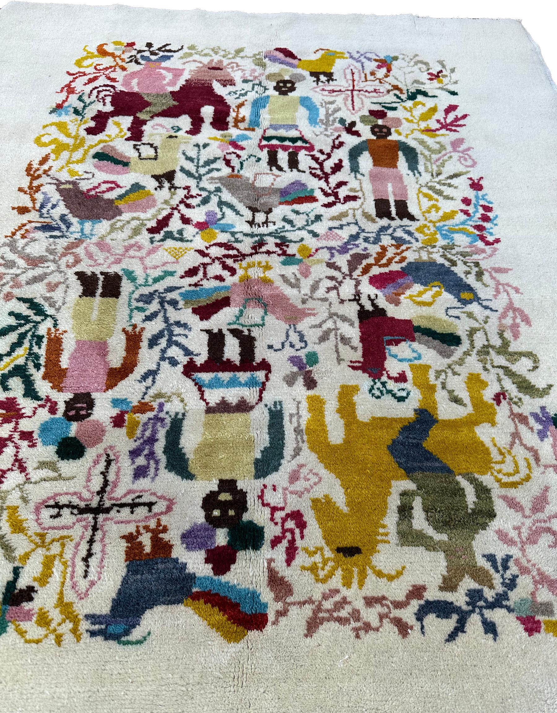 Vintage Olga Fisch Folk Art Ecuadorian Rug 125cmx145cm Tapestry 4x5 Beige c.1955 im Zustand „Gut“ im Angebot in New York, NY