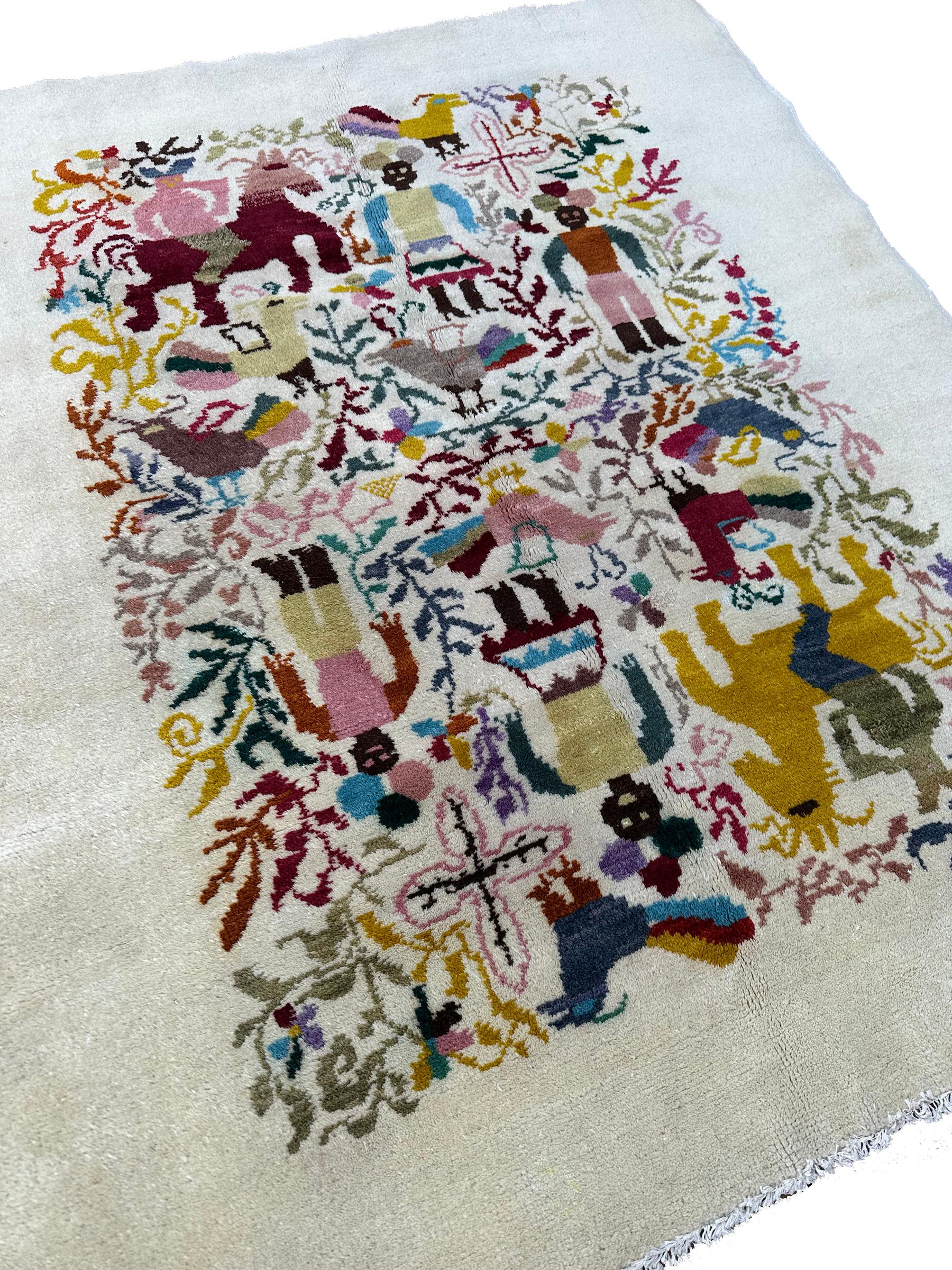 Vintage Olga Fisch Folk Art Ecuadorian Rug 125cmx145cm Tapestry 4x5 Beige c.1955 (Mitte des 20. Jahrhunderts) im Angebot