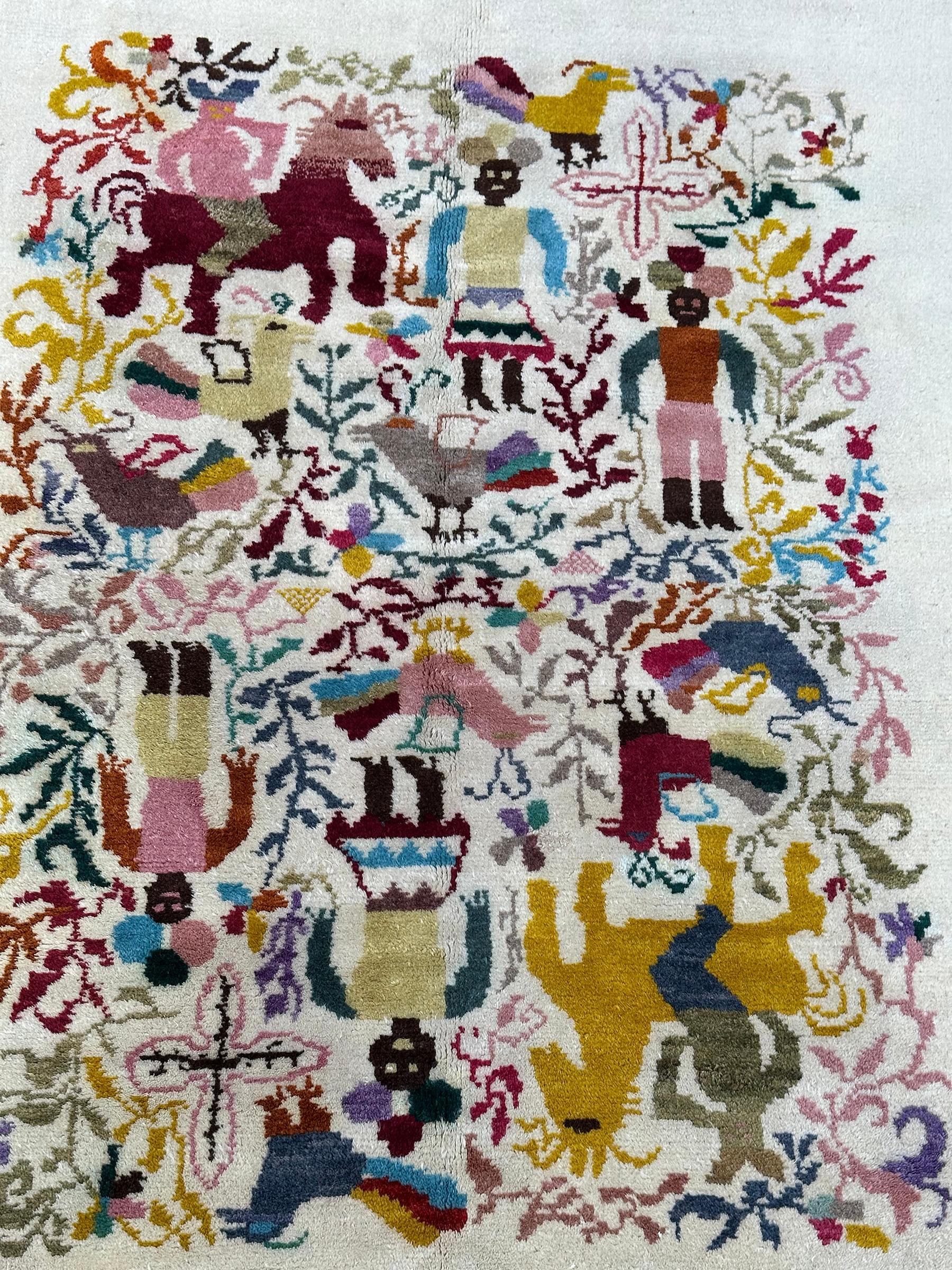 Vintage Olga Fisch Folk Art Ecuadorian Rug 125cmx145cm Tapestry 4x5 Beige c.1955 (Wolle) im Angebot