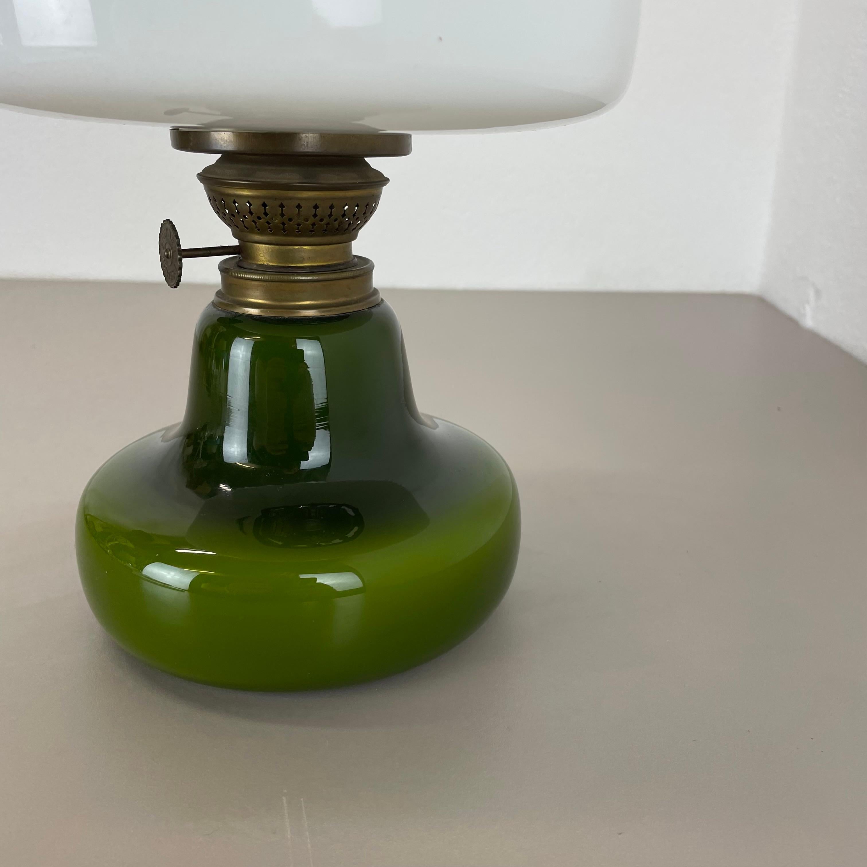 Lampe de table à huile vintage 