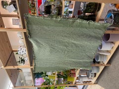 Vintage Olive Grün und Weiß gewebte Decke mit Fransenrand