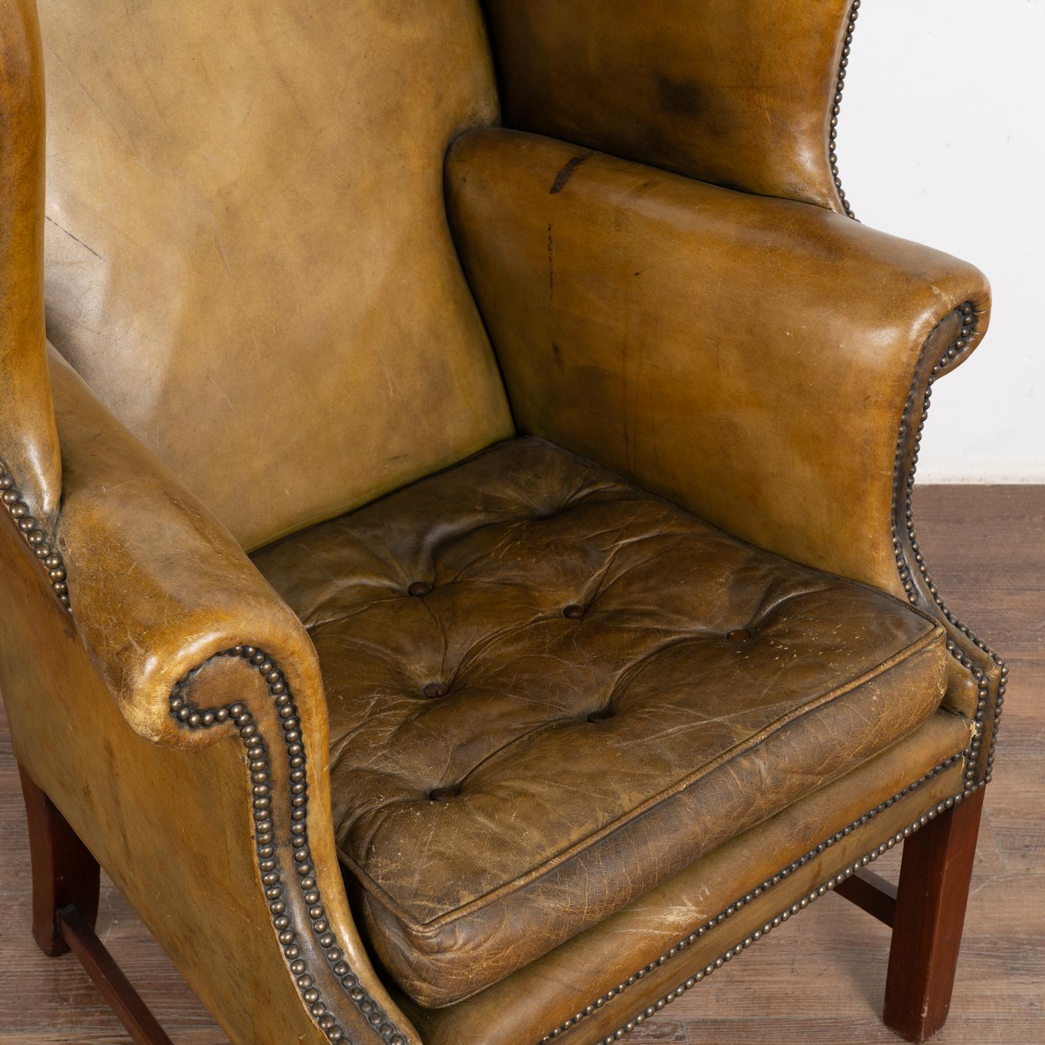 Vintage Olive Green Leather Wingback Armchair, Denmark circa 1960 For Sale 2