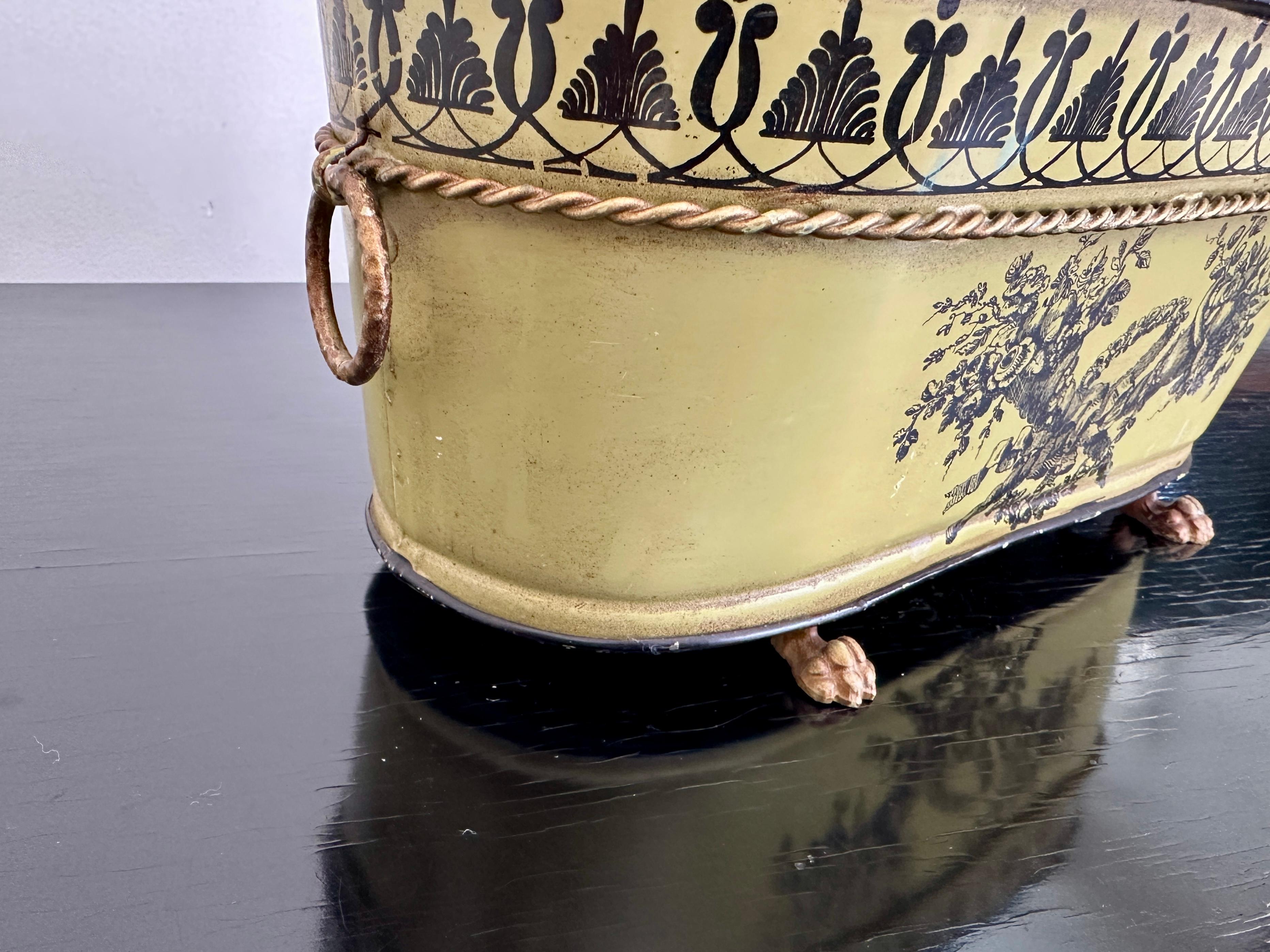 Vaso di cache neoclassico di Greene & Greene d'epoca, Made In Italy in vendita 1