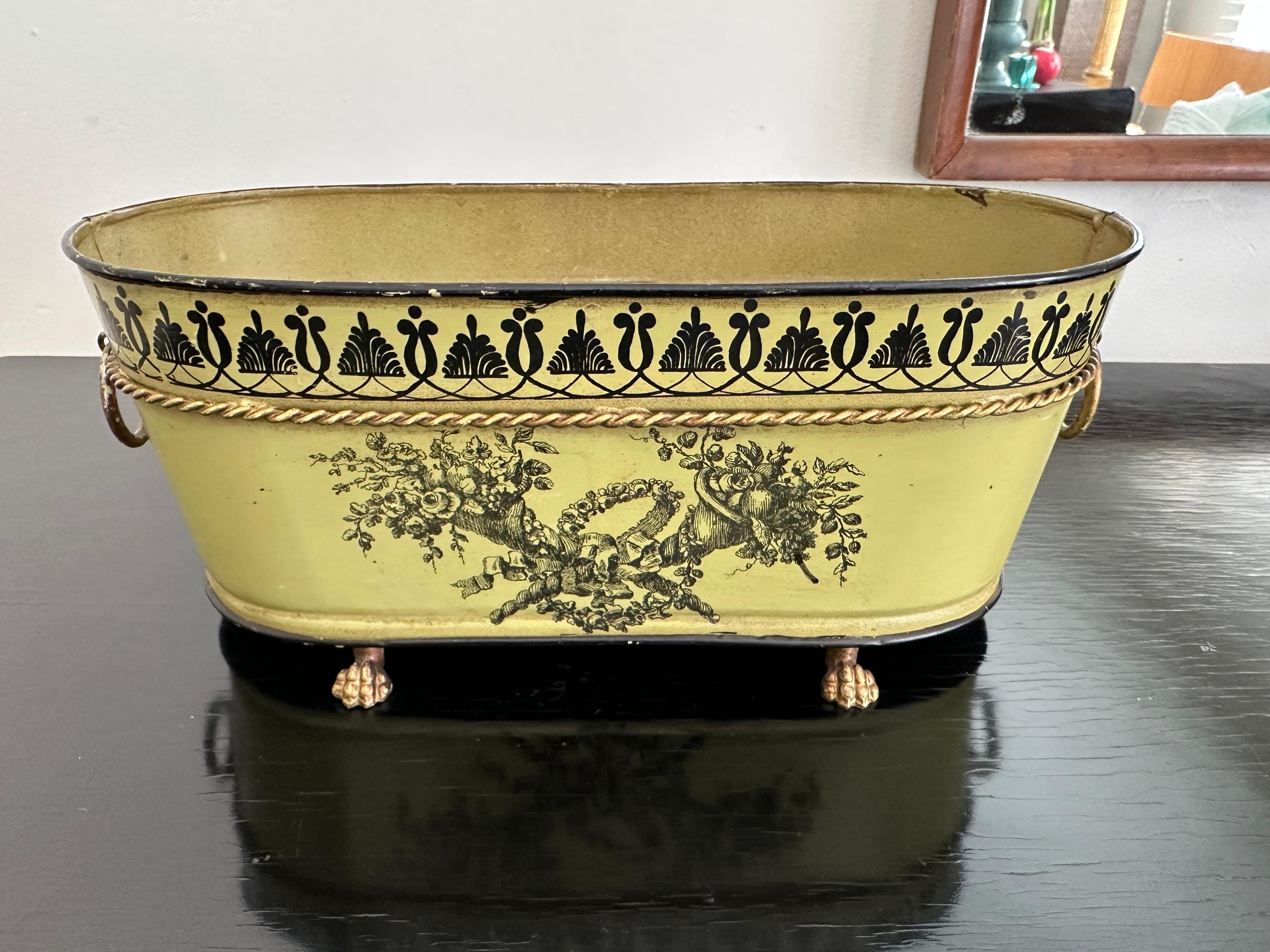 Vaso di cache neoclassico di Greene & Greene d'epoca, Made In Italy in vendita 2