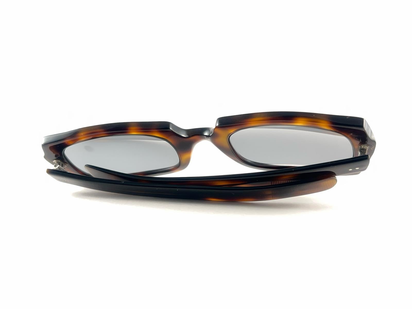 Vintage Oliver Goldsmith 60er Jahre Dunkle Schildpatt-Sonnenbrille in Übergröße, hergestellt in England im Angebot 7