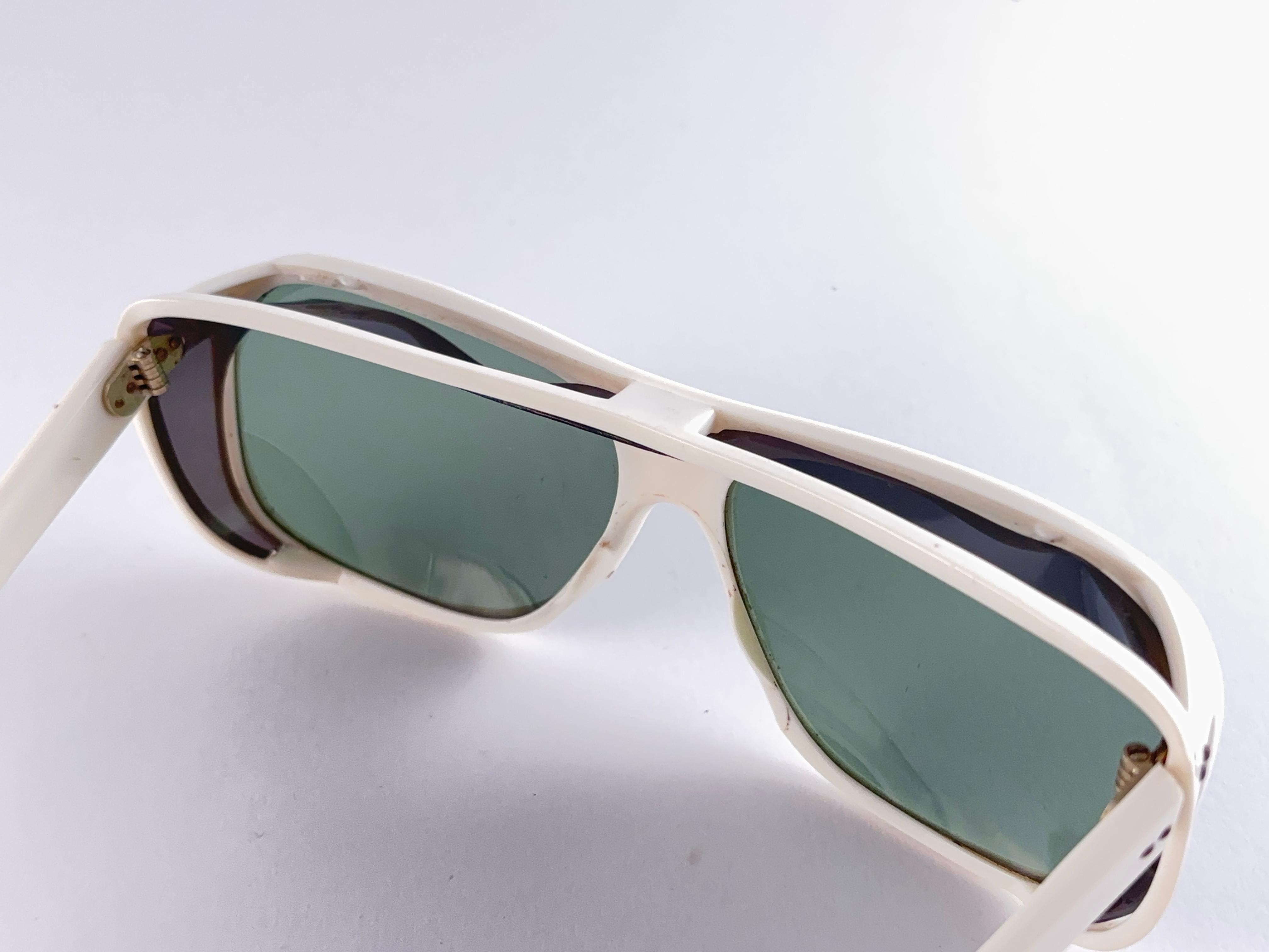 Vintage Oliver Goldsmith Cut Outs Übergröße  Sonnenbrille, hergestellt in England Damen im Angebot
