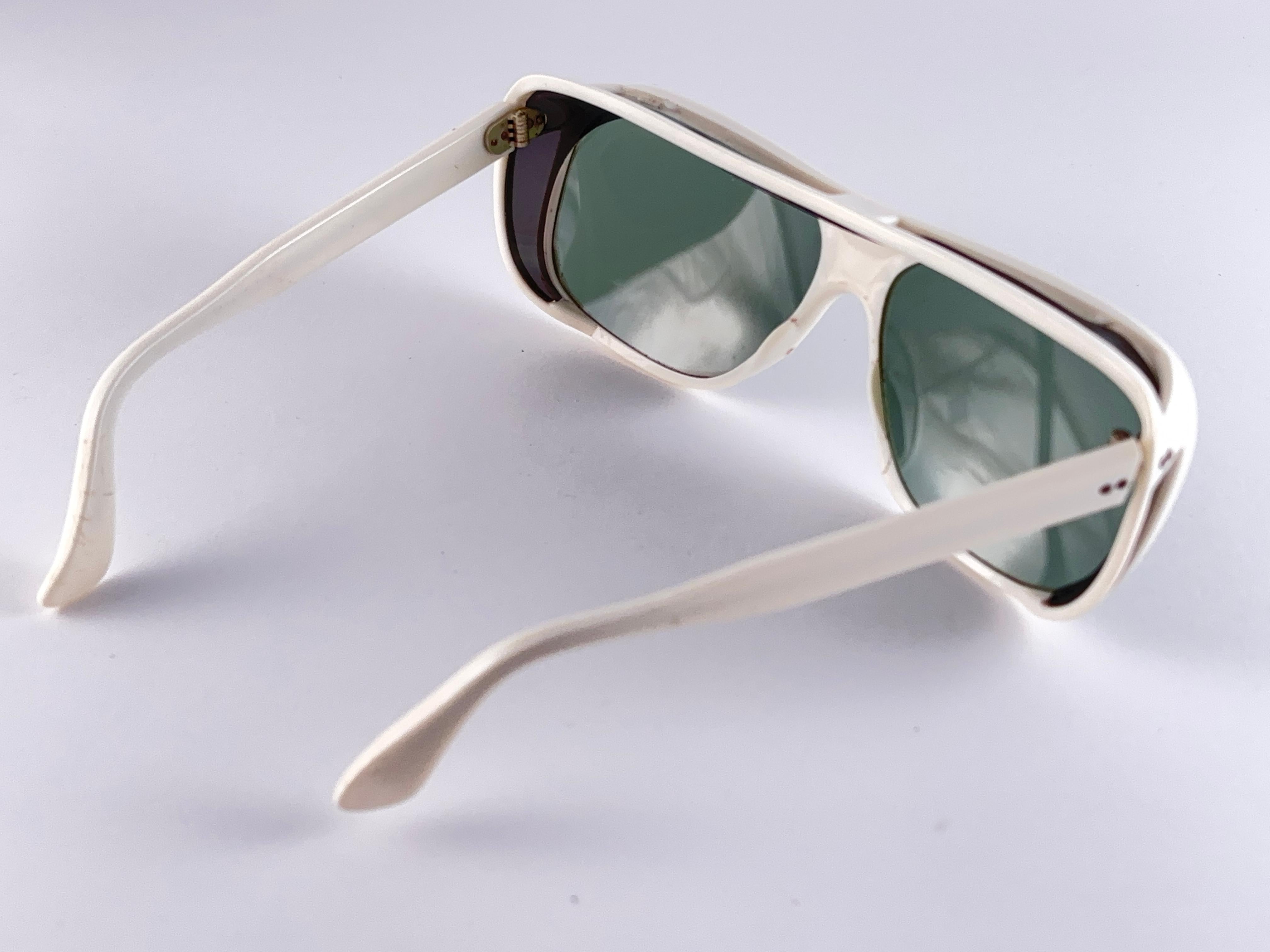 Vintage Oliver Goldsmith Cut Outs Übergröße  Sonnenbrille, hergestellt in England im Angebot 1