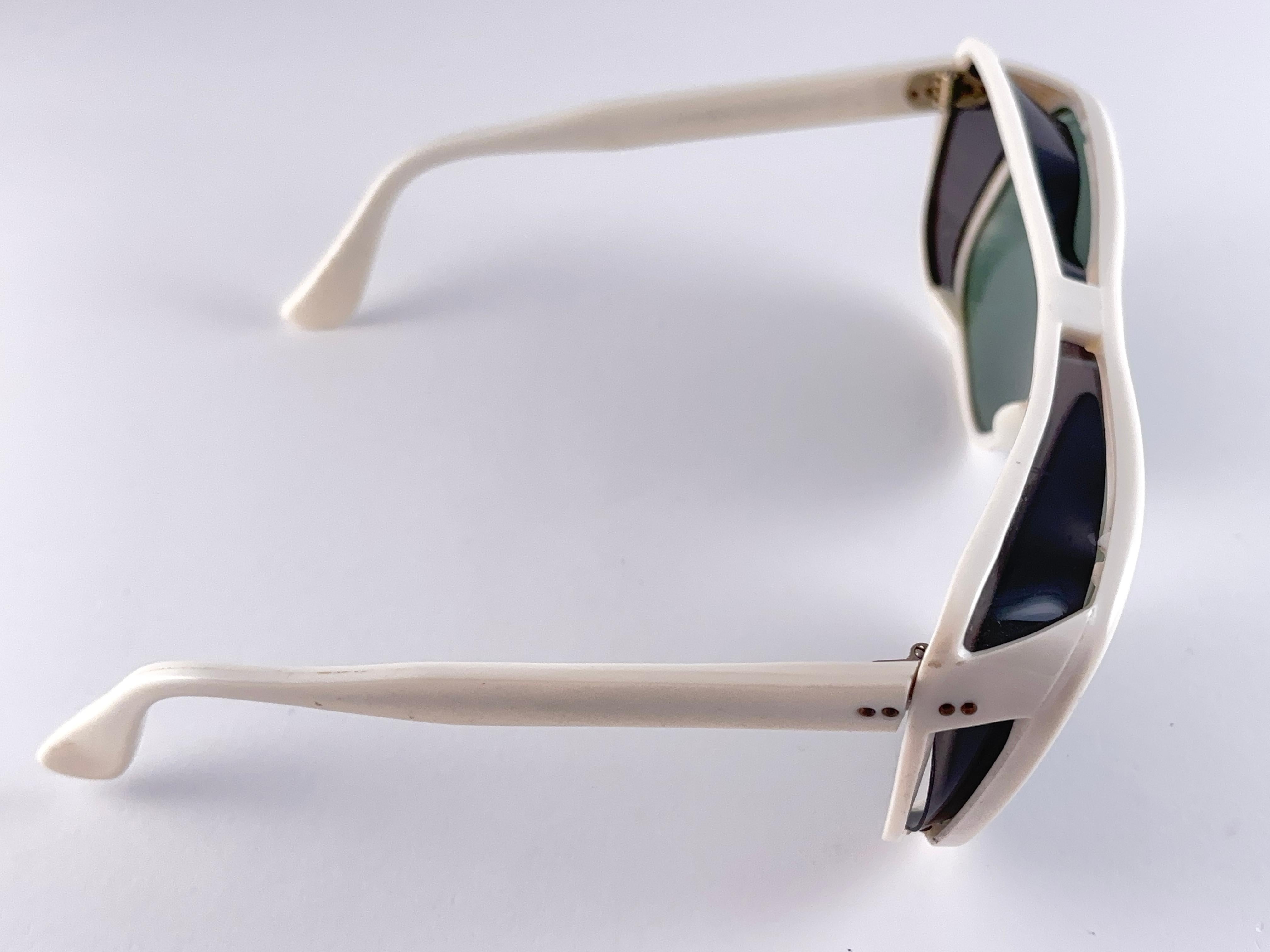 Vintage Oliver Goldsmith Cut Outs Übergröße  Sonnenbrille, hergestellt in England im Angebot 4