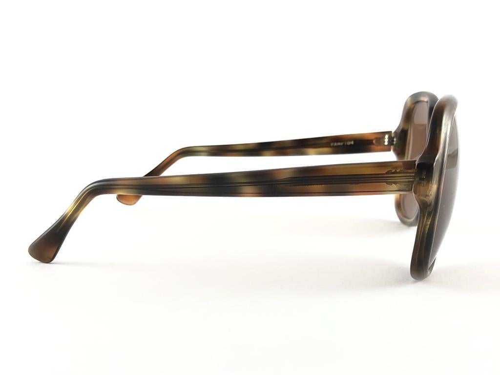 Brown Vintage Oliver Goldsmith Hampton Oversized Tortoise Made in England Sunglasses For Sale