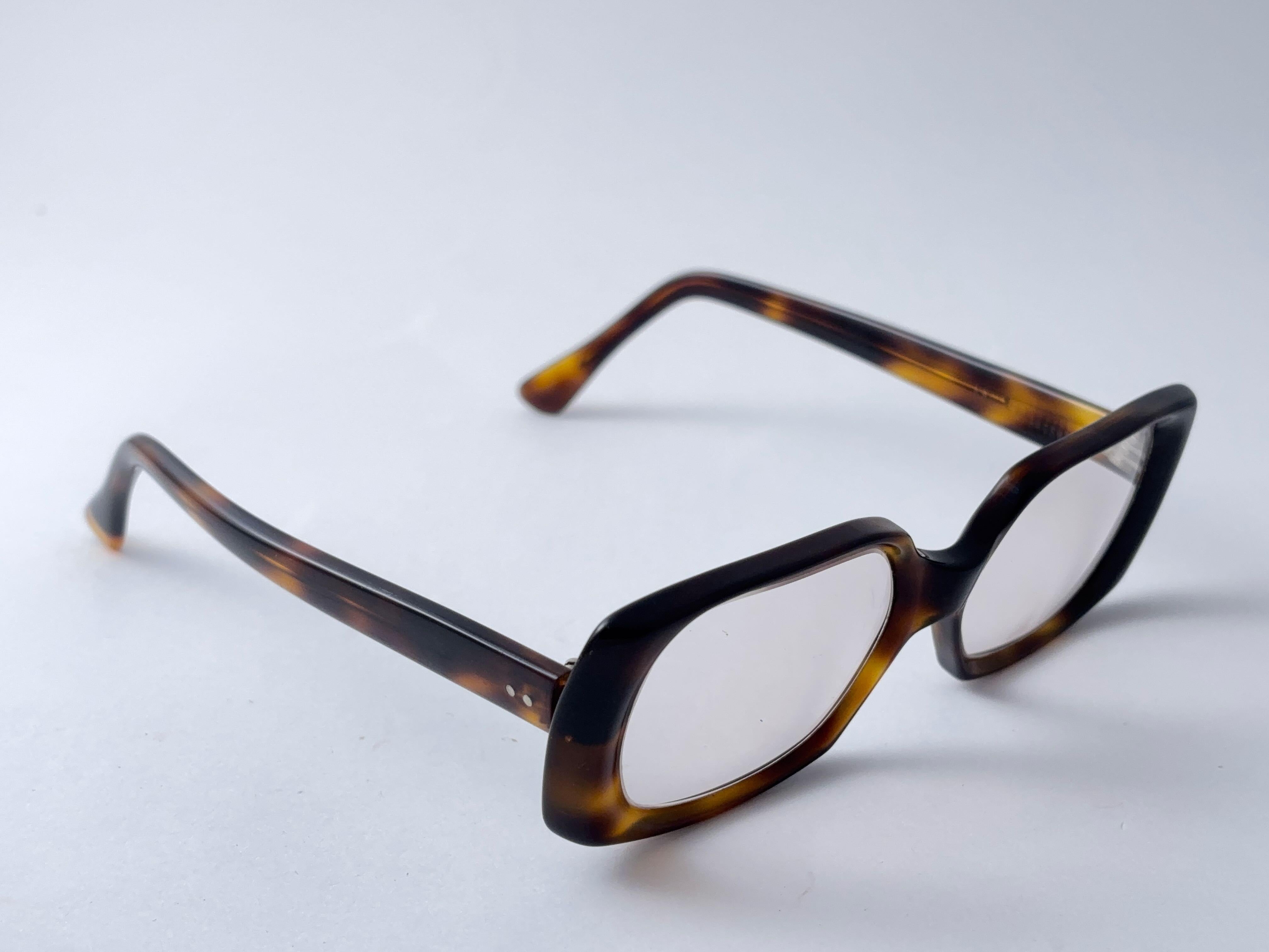 Gray Vintage Oliver Goldsmith 