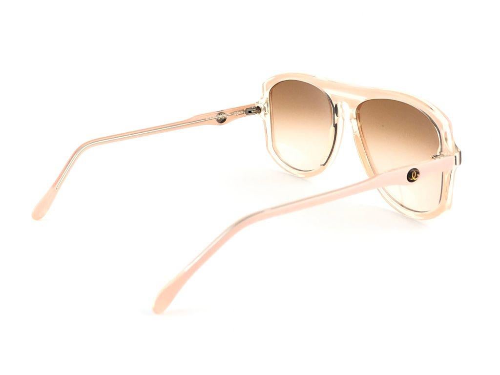 Vintage Oliver Goldsmith Lady Di Berwick Rose 5621 Made in England Sunglasses In Excellent Condition For Sale In Baleares, Baleares