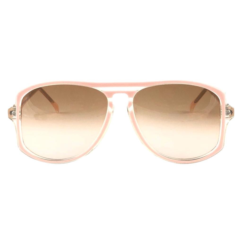 Lunettes de soleil vintage Oliver Goldsmith Lady Di Berwick Rose 5621 fabriquées en Angleterre en vente