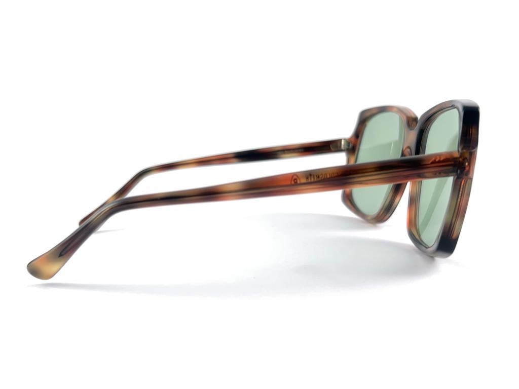 Vintage Oliver Goldsmith Moonshine Oversized Tortoise Made In England Sunglasses In Excellent Condition For Sale In Baleares, Baleares