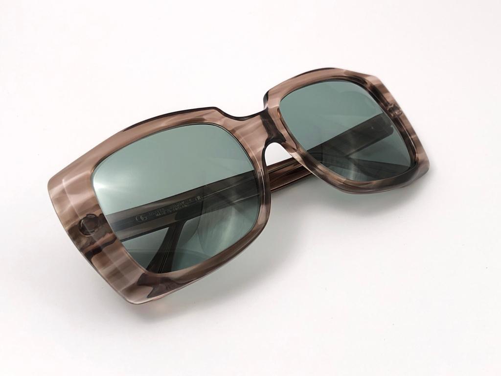 Vintage Oliver Goldsmith 