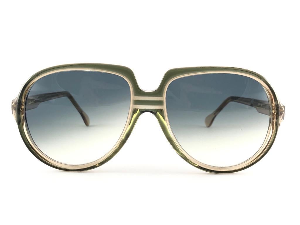 Vintage Oliver Goldsmith PIP 58 Oversized Translucent Made in England Sunglasses For Sale 3