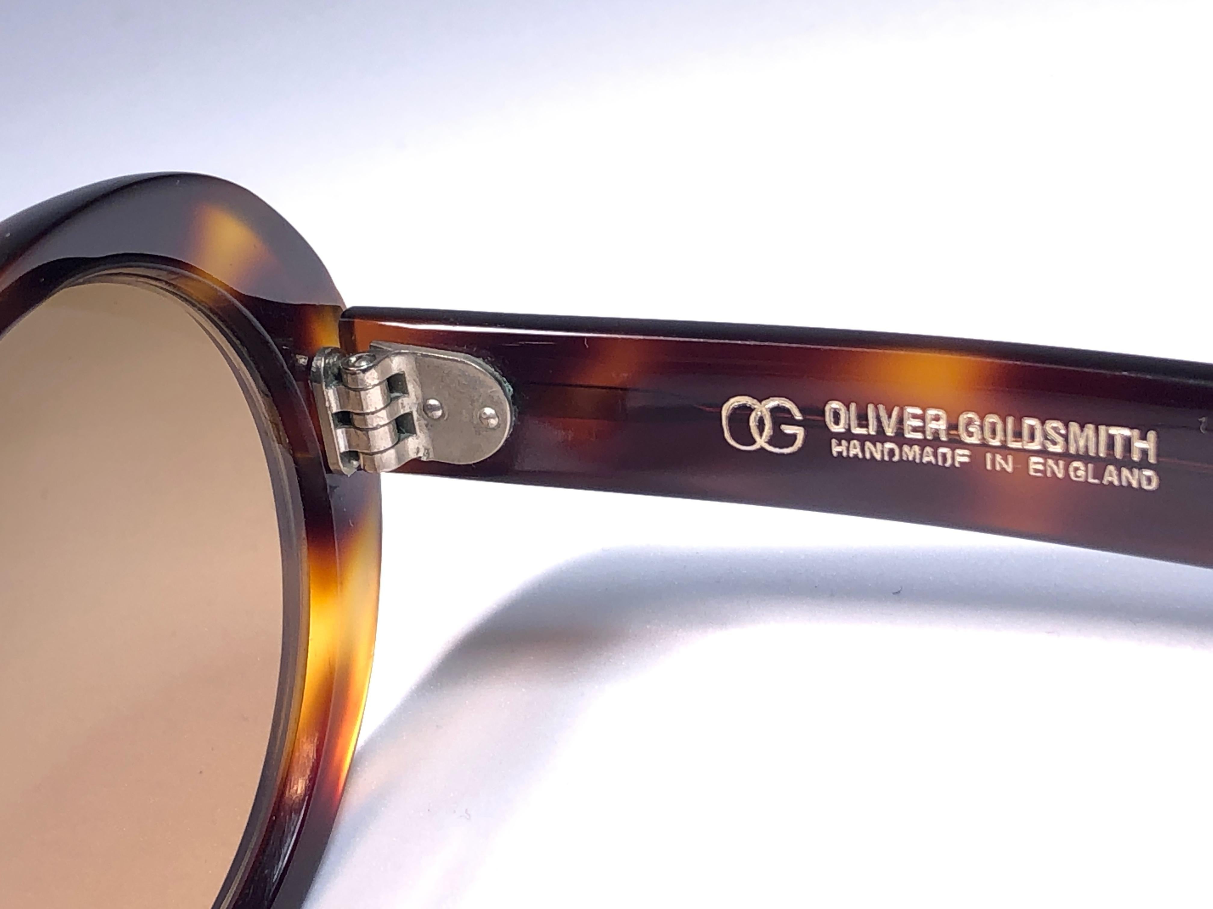Vintage Oliver Goldsmith Round Thick  Tortoise Oversized 1970 England Sunglasses In Excellent Condition For Sale In Baleares, Baleares