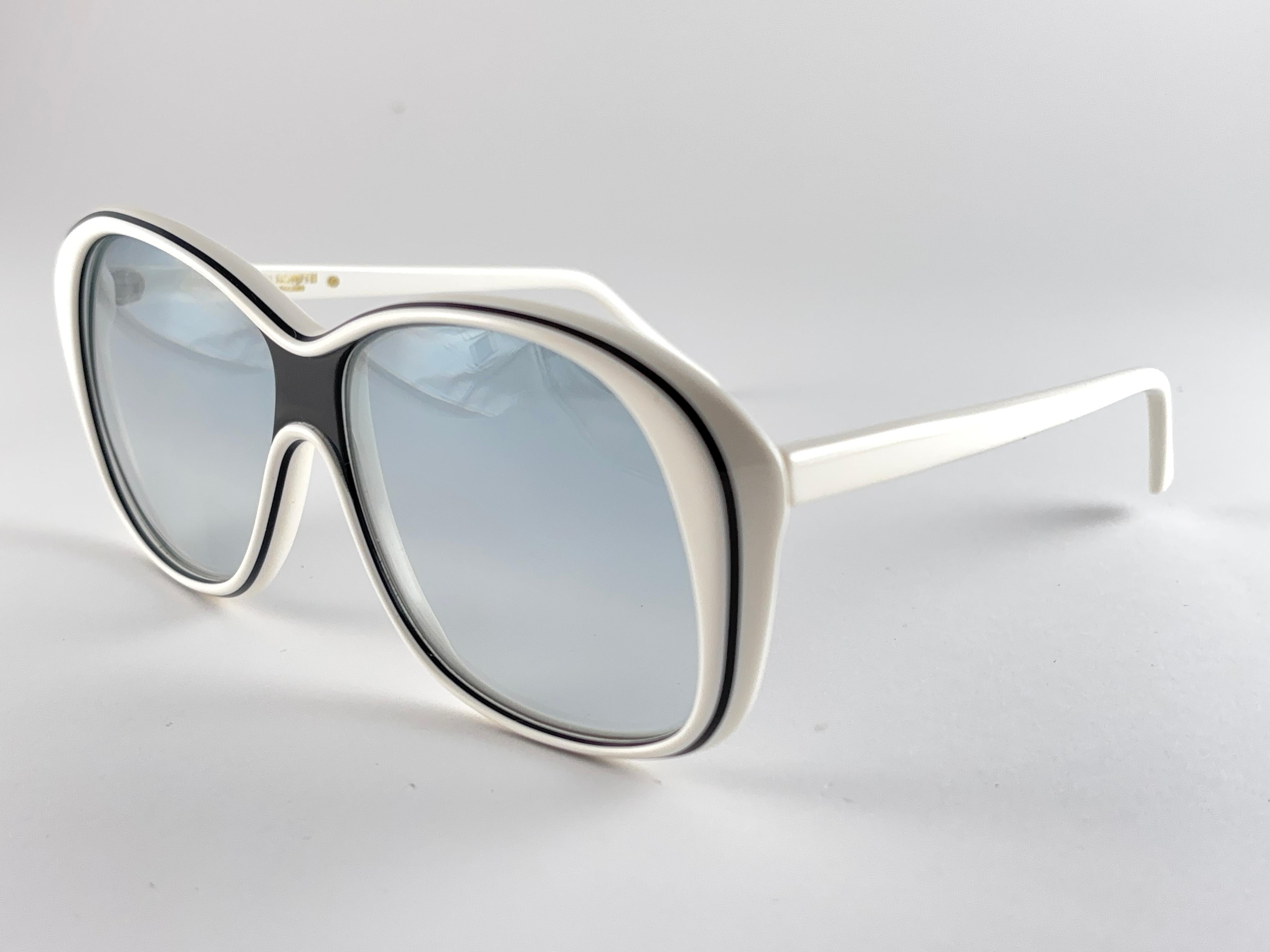 Oliver Goldsmith SACHA surdimensionné  Lunettes de soleil Made in England Pour femmes en vente