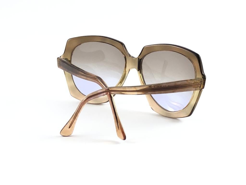 Oliver Goldschmiede Sandy Übergroße durchscheinende Vintage-Sonnenbrille, hergestellt in England im Angebot 5