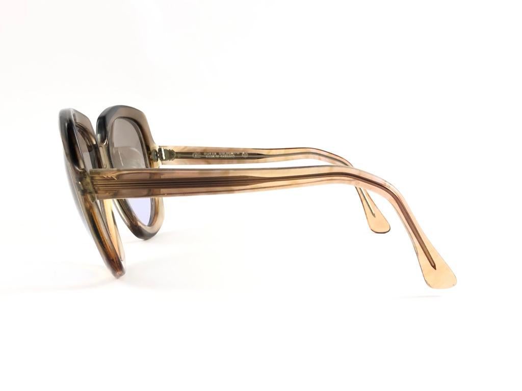 Oliver Goldschmiede Sandy Übergroße durchscheinende Vintage-Sonnenbrille, hergestellt in England Damen im Angebot