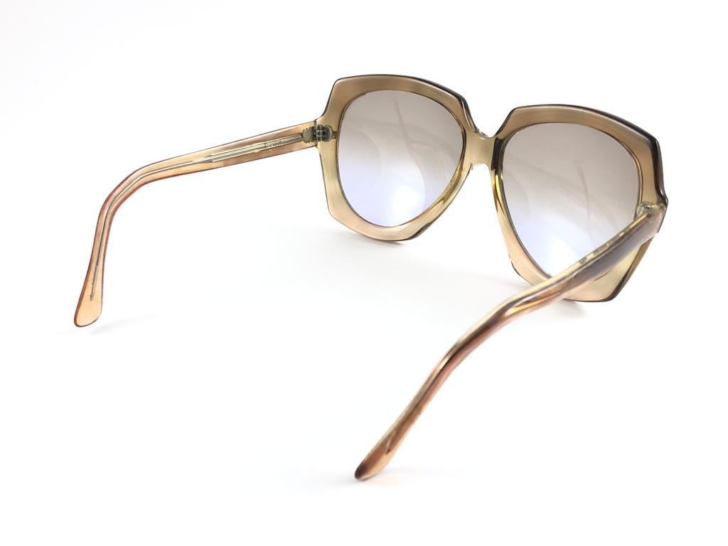 Oliver Goldschmiede Sandy Übergroße durchscheinende Vintage-Sonnenbrille, hergestellt in England im Angebot 3
