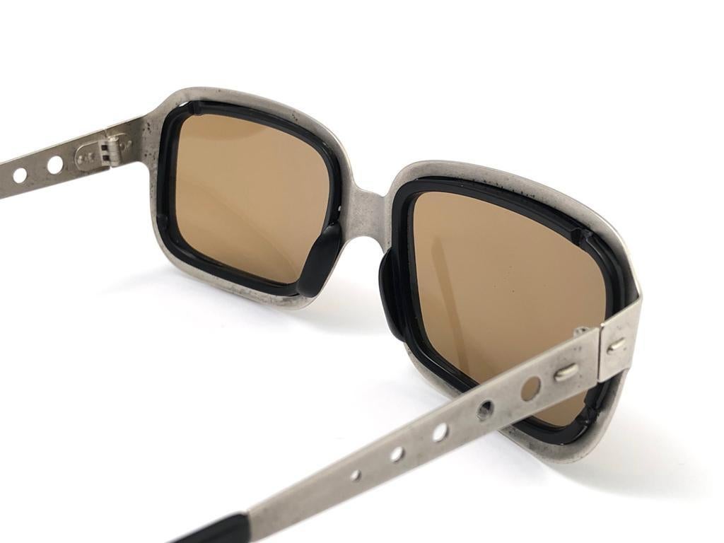 Vintage Oliver Goldsmith 1970’s Silver & Black Inserts Frame England Sunglasses For Sale 1