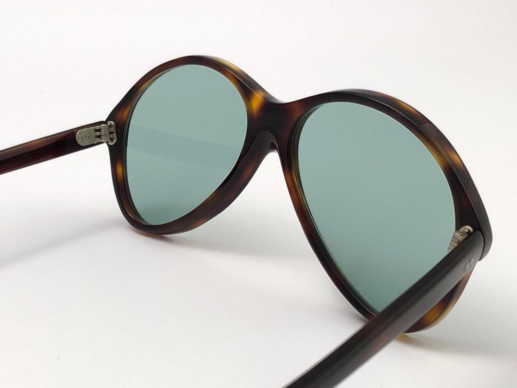 Vintage Oliver Goldsmith Tortoise Oversized Flat Lens Made in England Sunglasses For Sale 1