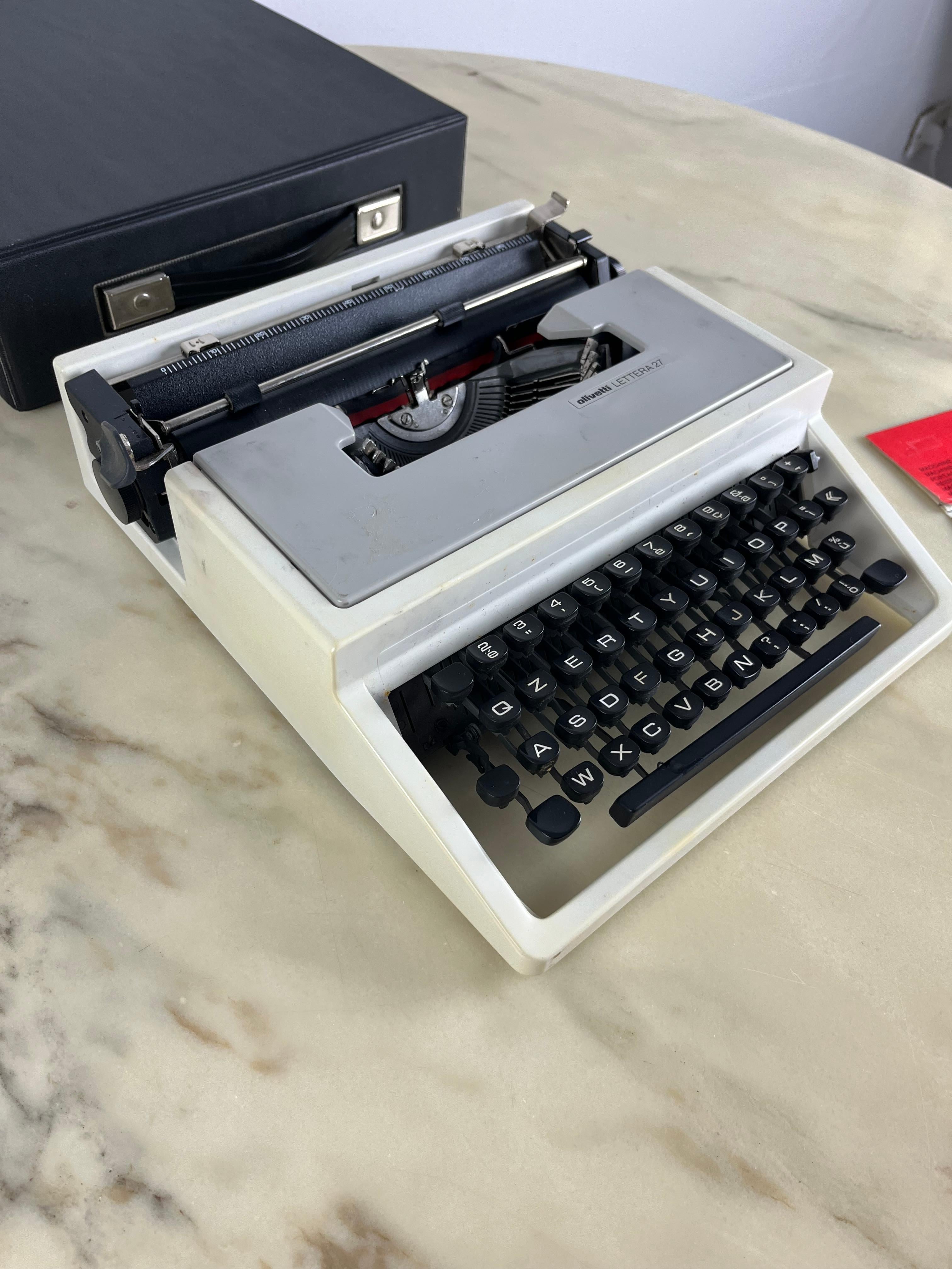 Late 20th Century Vintage Olivetti Portable Typewriter Model Lettera 27 For Sale