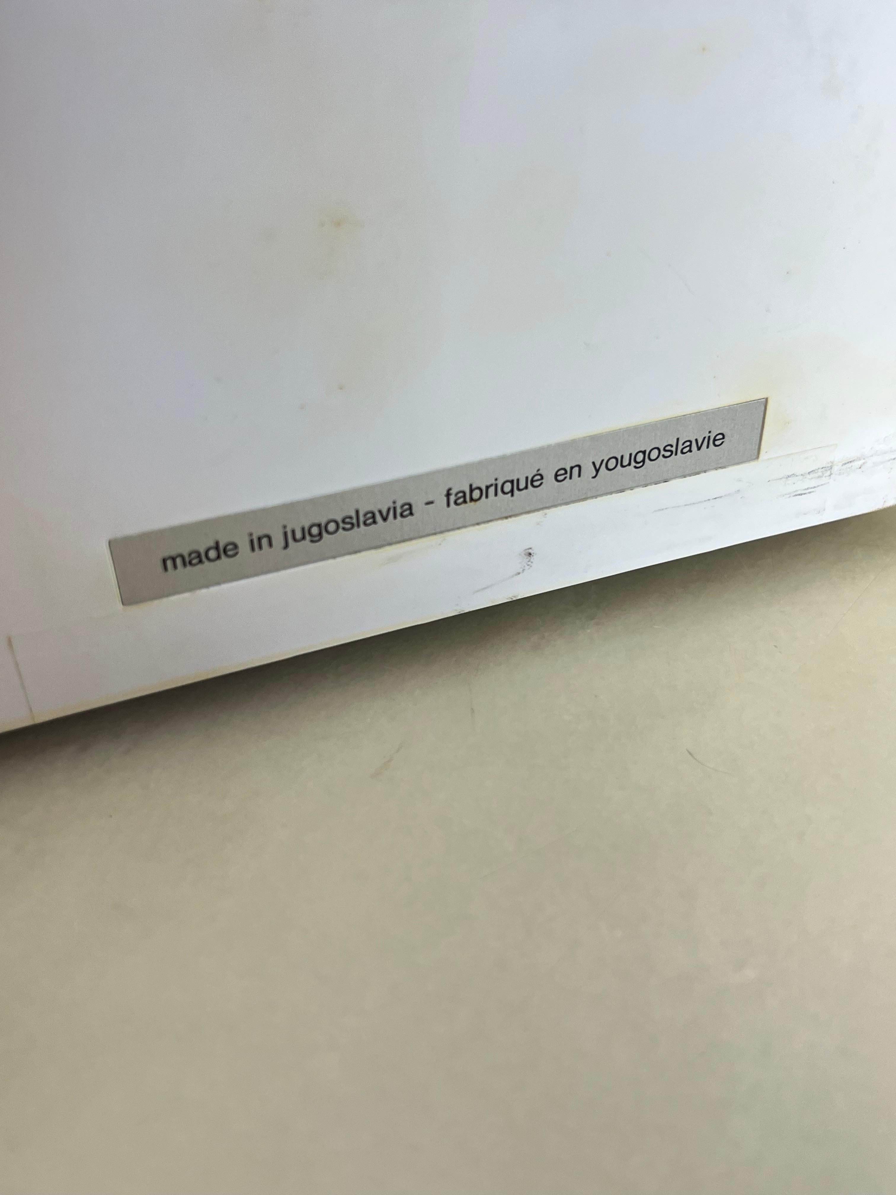 Metallo Macchina da scrivere portatile Olivetti d'epoca Modello Lettera 27 in vendita