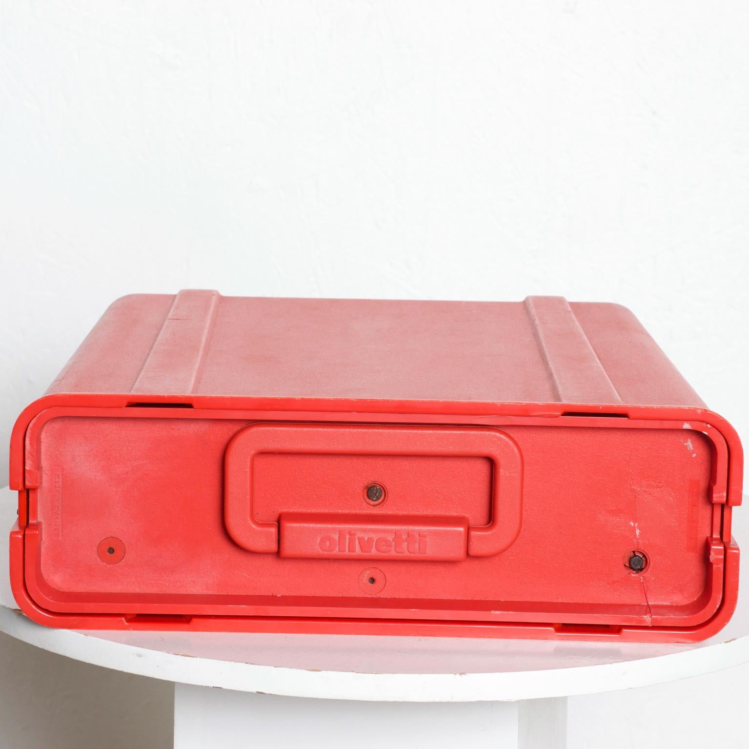 Vintage Olivetti RED Valentine Typewriter by Ettore Sottsass Memphis 3