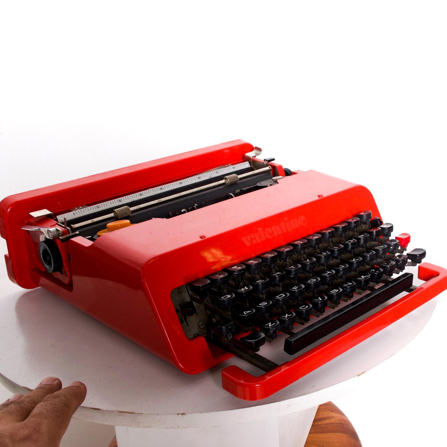 Vintage Olivetti RED Valentine Typewriter by Ettore Sottsass Memphis 2