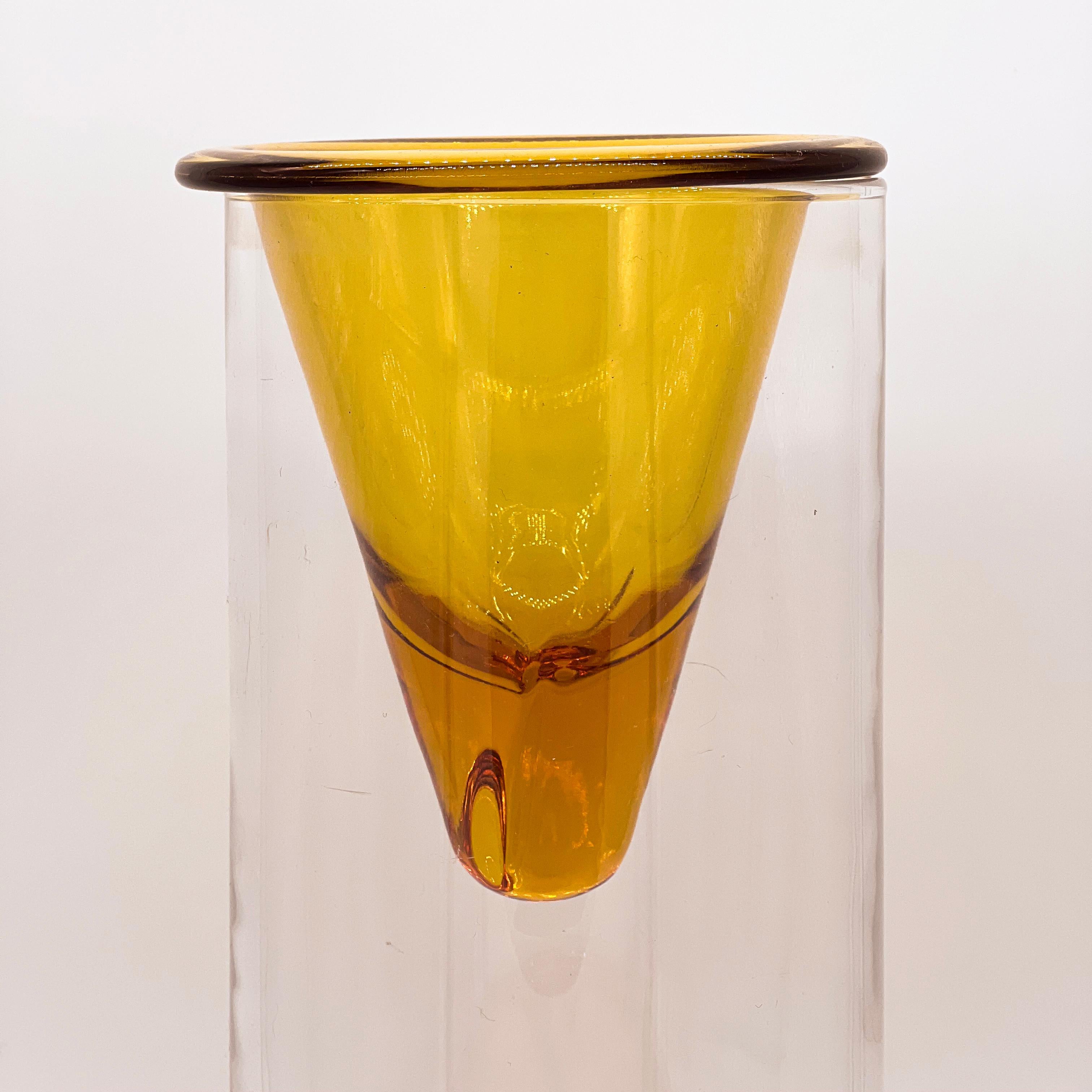 XXIe siècle et contemporain Lampe de bureau vintage Oluce Nerolia en verre transparent et orange, design italien en vente