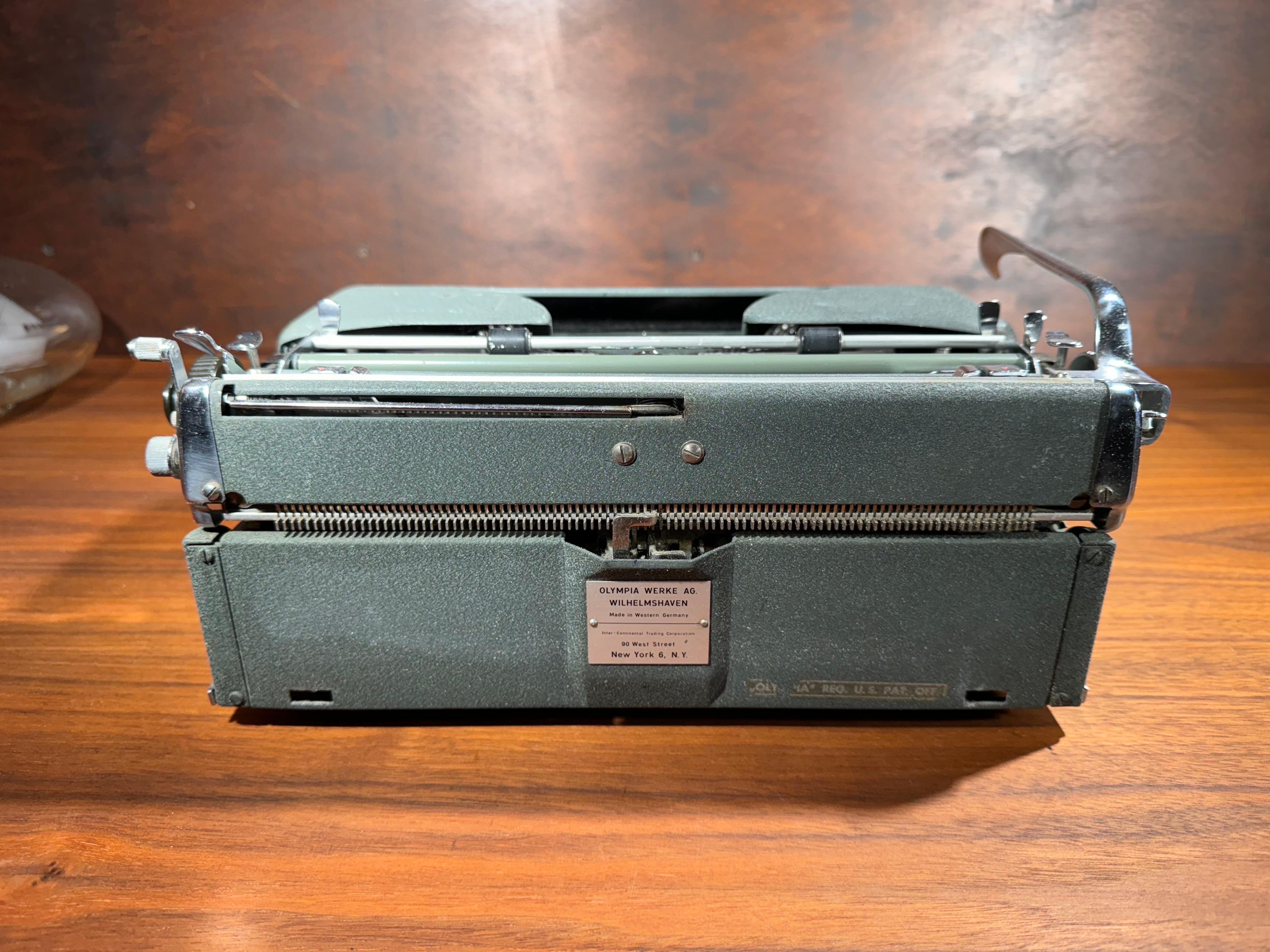Mid-Century Modern Vintage Olympia SM4  Portable Typewriter, Made In West Germany 
