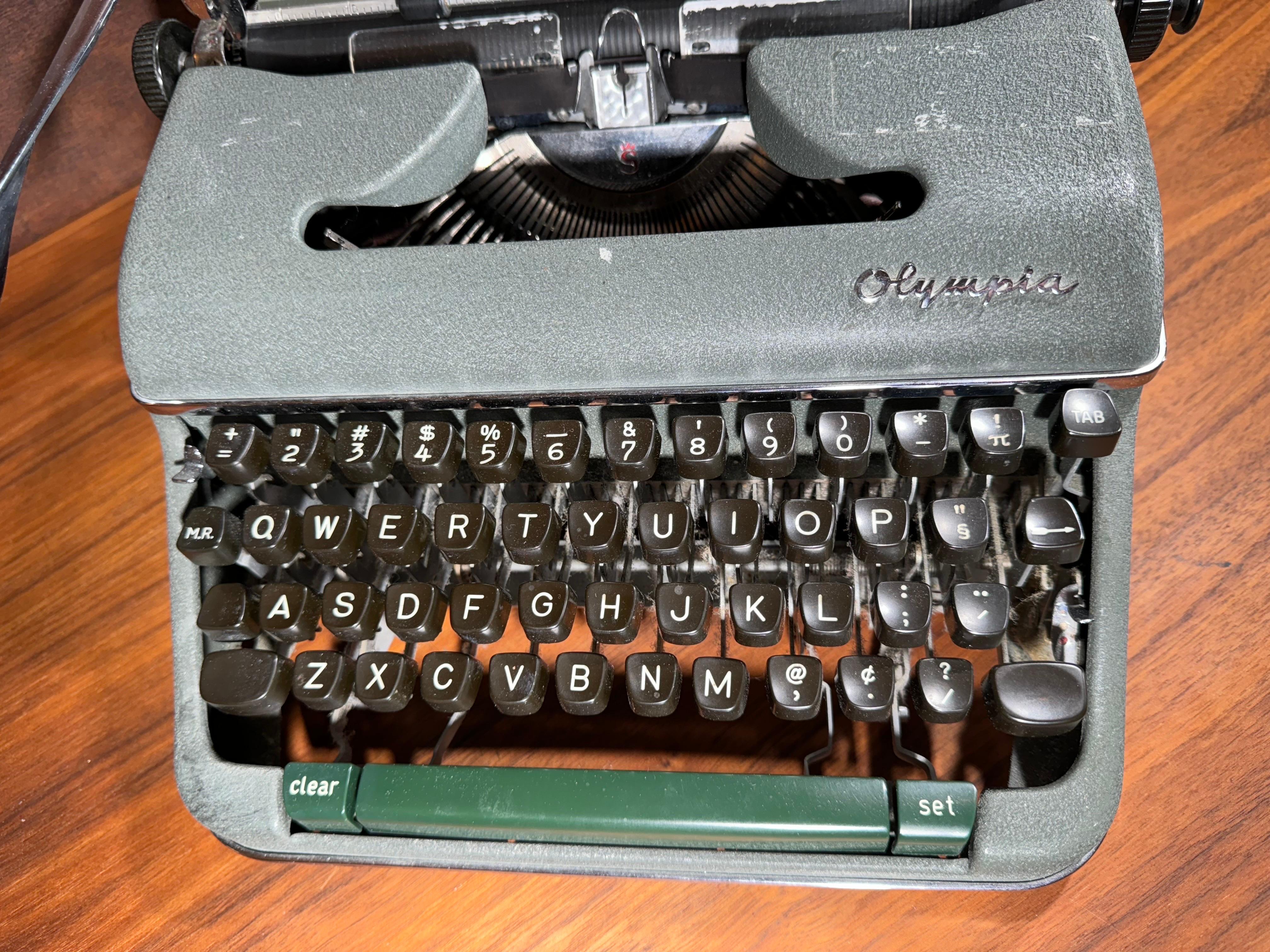 Mid-20th Century Vintage Olympia SM4  Portable Typewriter, Made In West Germany 