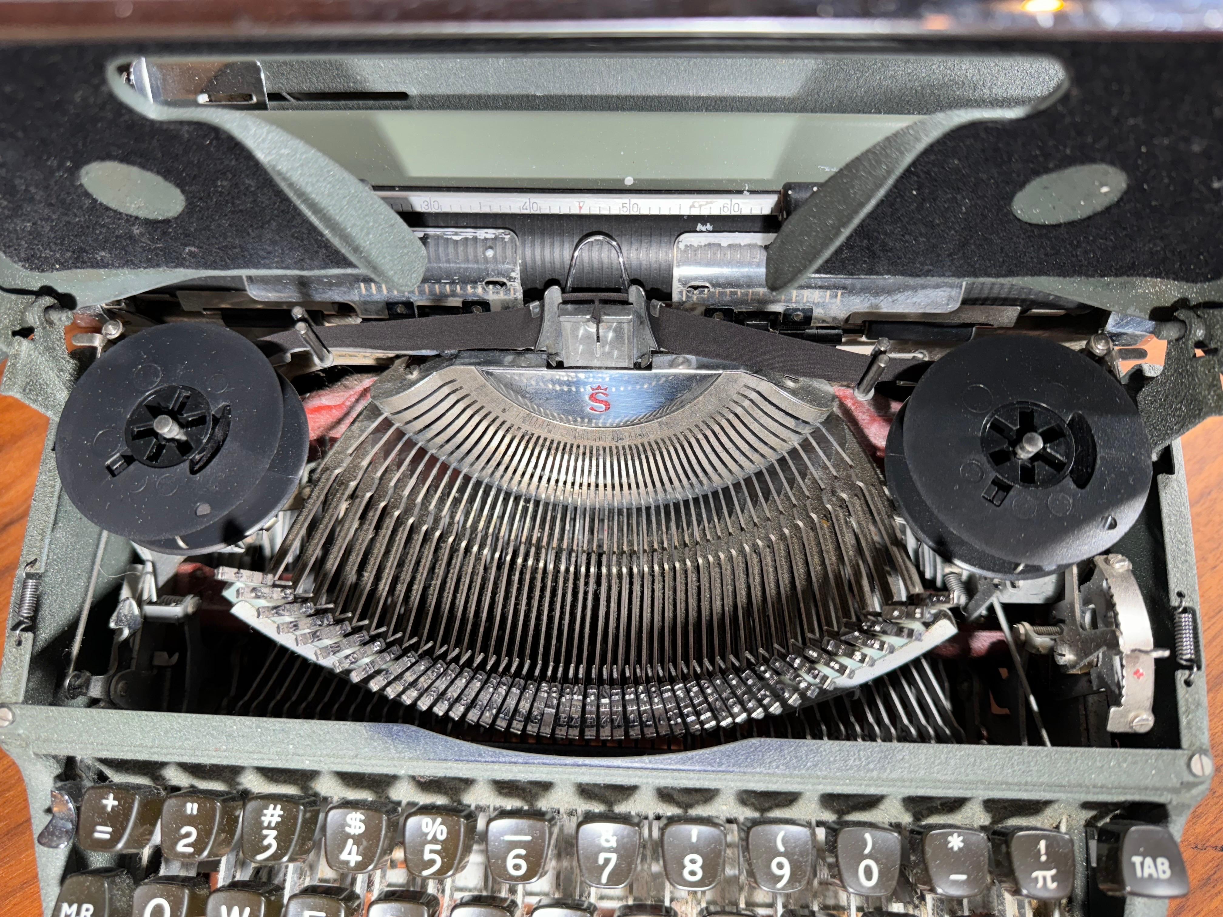 Metal Vintage Olympia SM4  Portable Typewriter, Made In West Germany 