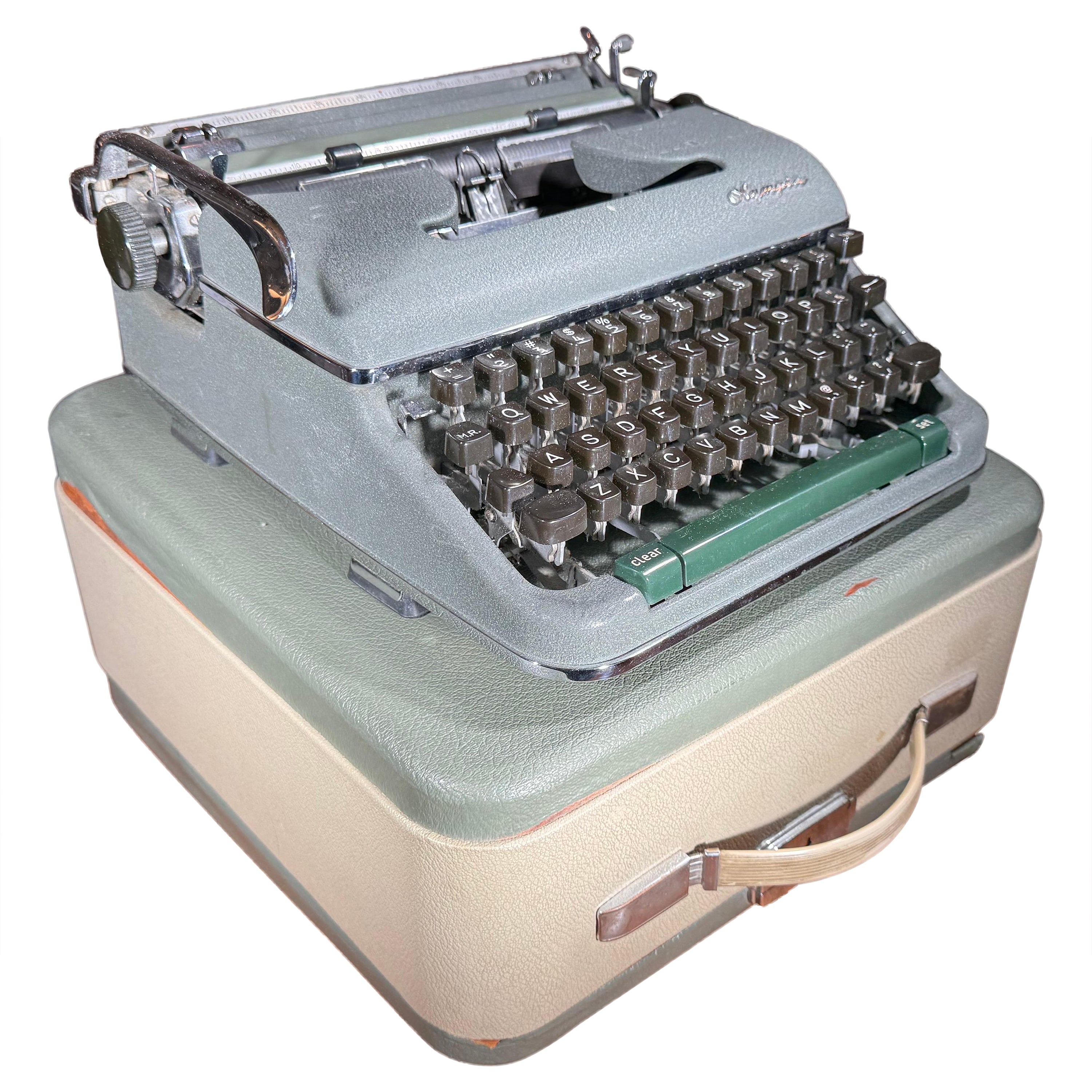 Oldtimer Olympia SM4  Tragbare Schreibmaschine, Made in West Germany