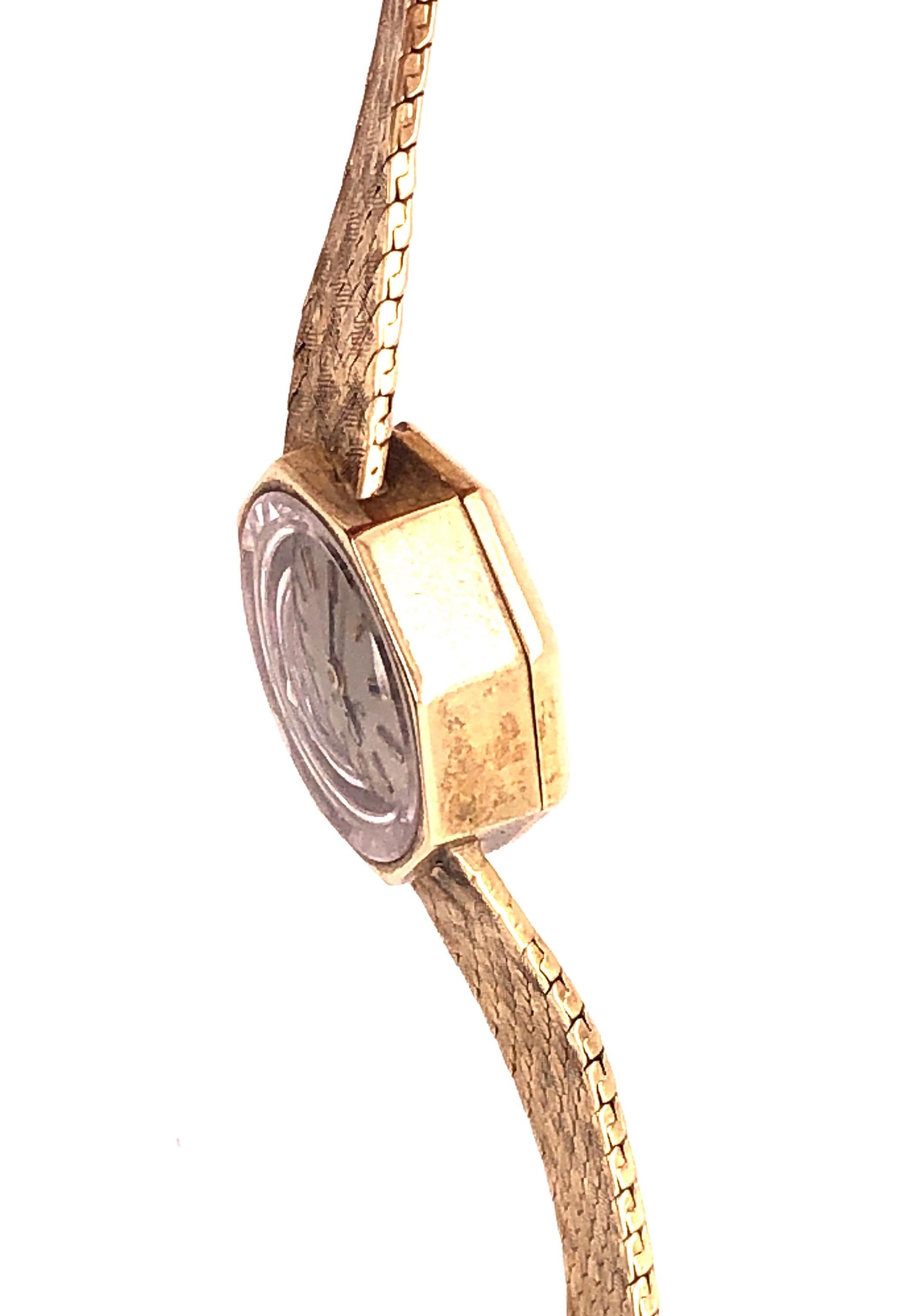 Omega 14 Karat Ladies Wristwatch 18.2 Grams Without Works, 17 Jewels en vente 6