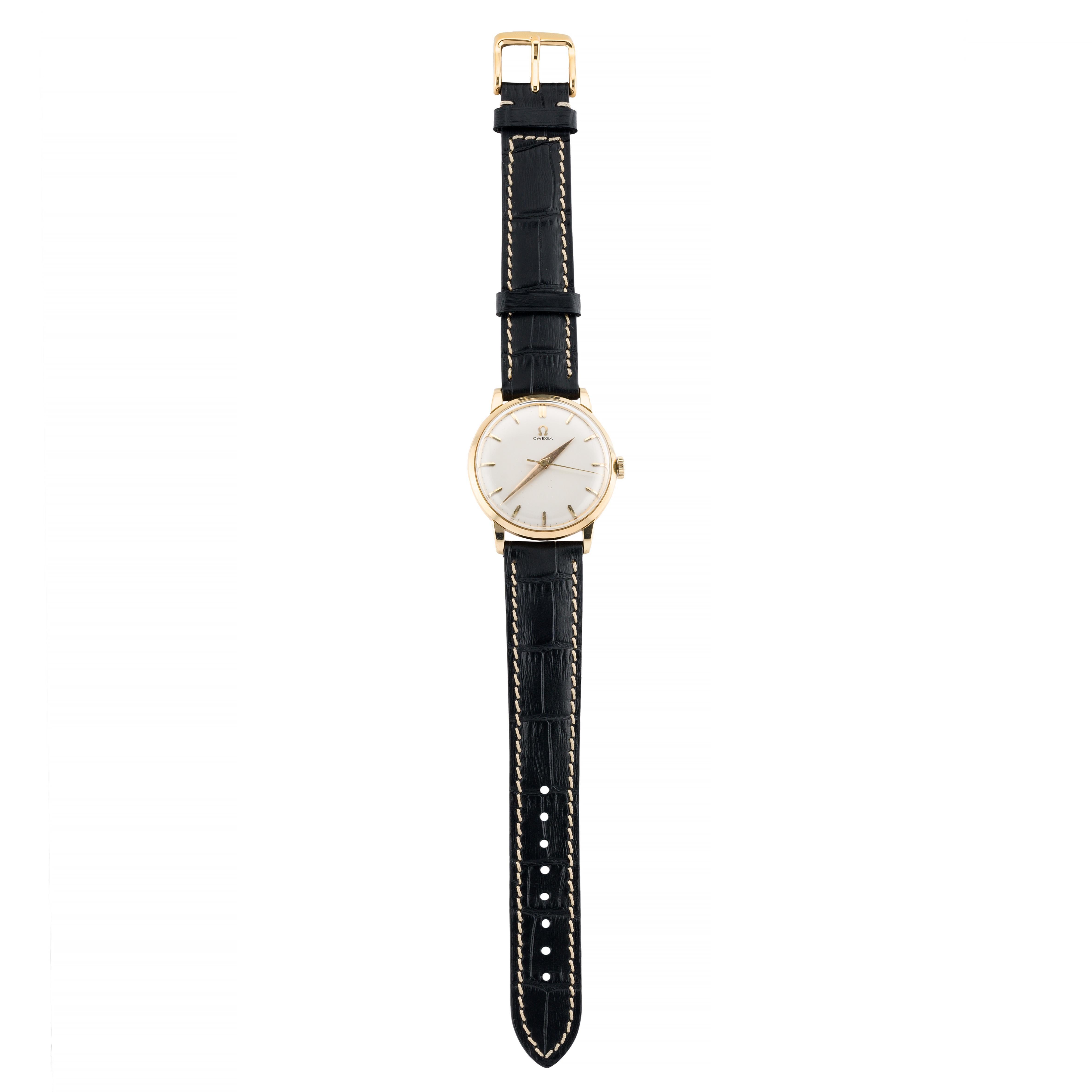Vintage Omega 14 Karat Yellow Gold Mens Sweep Seconds Dress Wrist Watch In Excellent Condition In Boston, MA