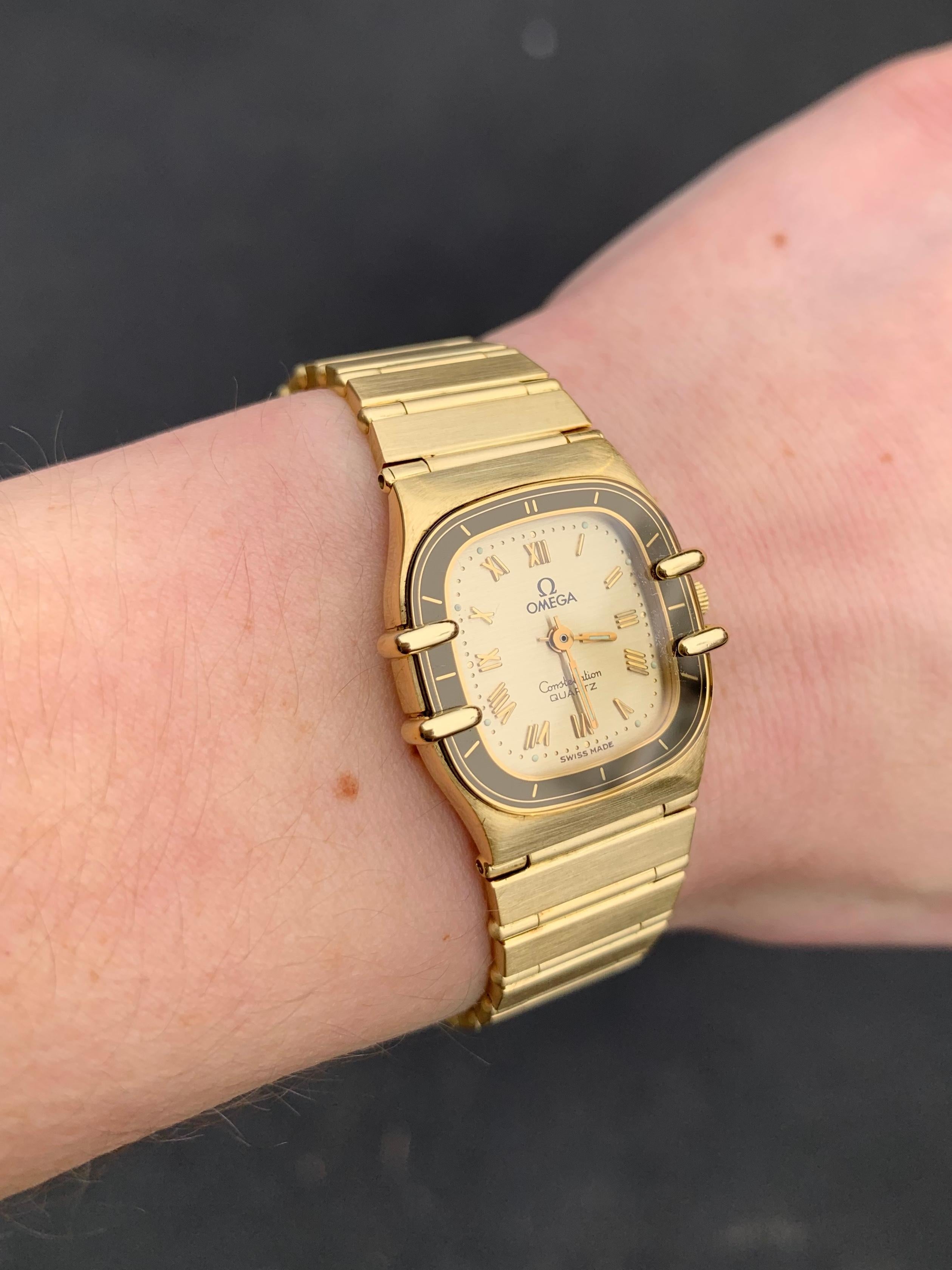 Vintage Omega 18 Karat Gold Constellation Manhattan Bracelet Quartz Watch For Sale 5