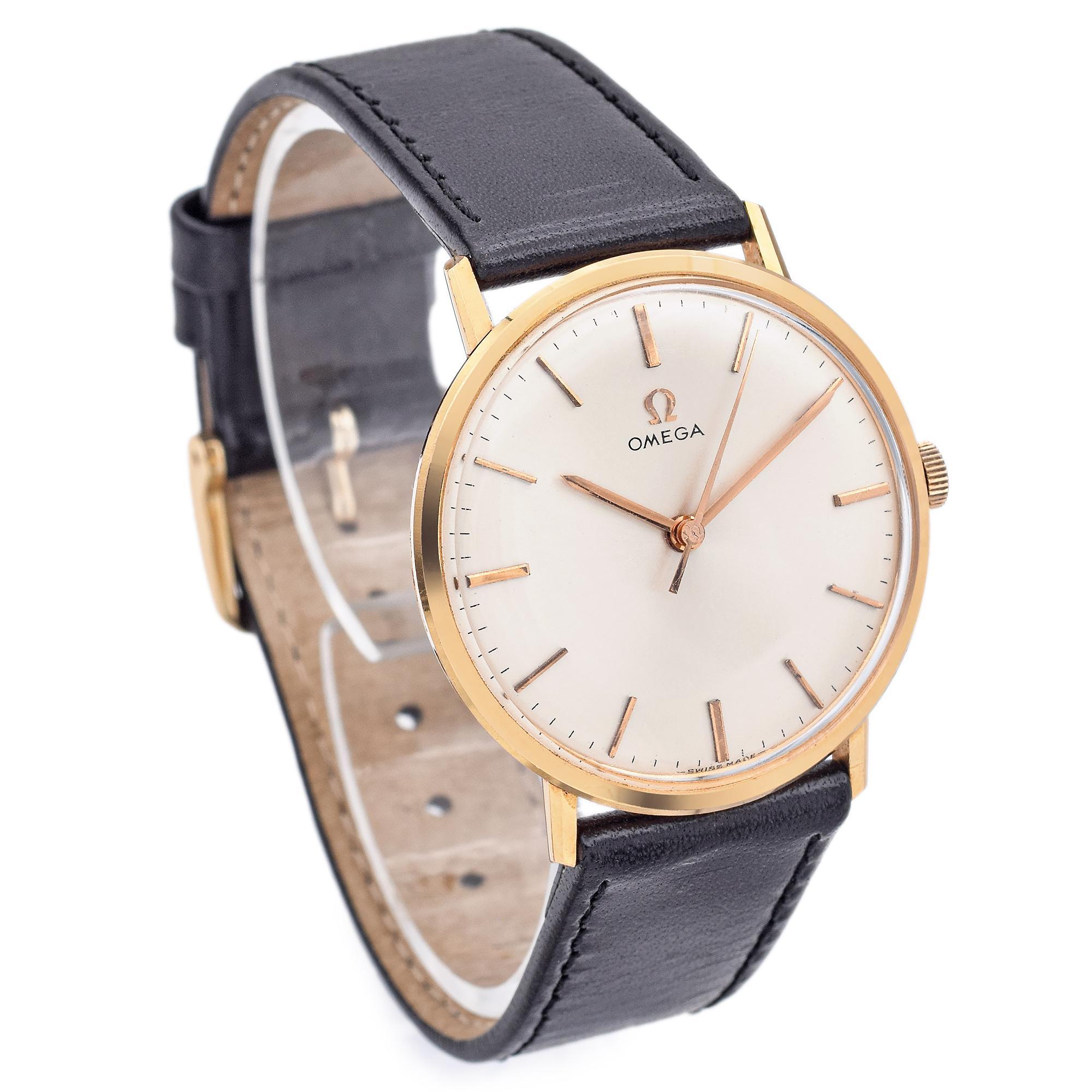 Vintage Omega 18K Gold Hand Wind Men's Dress Watch 33mm In Good Condition In New York, NY