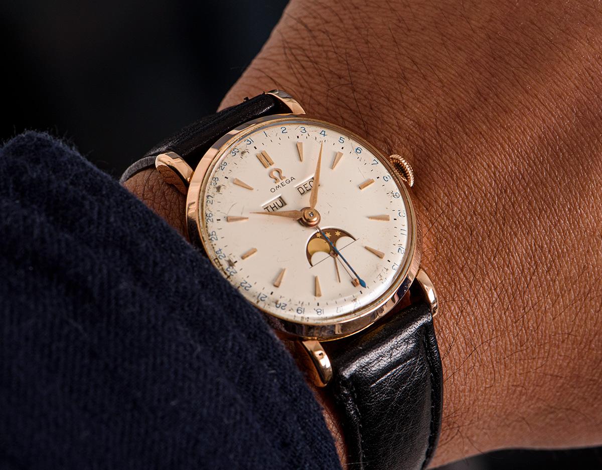 Vintage Omega 18k Rose Gold Triple Calendar Moonphase Watch 2473 In Excellent Condition In London, GB
