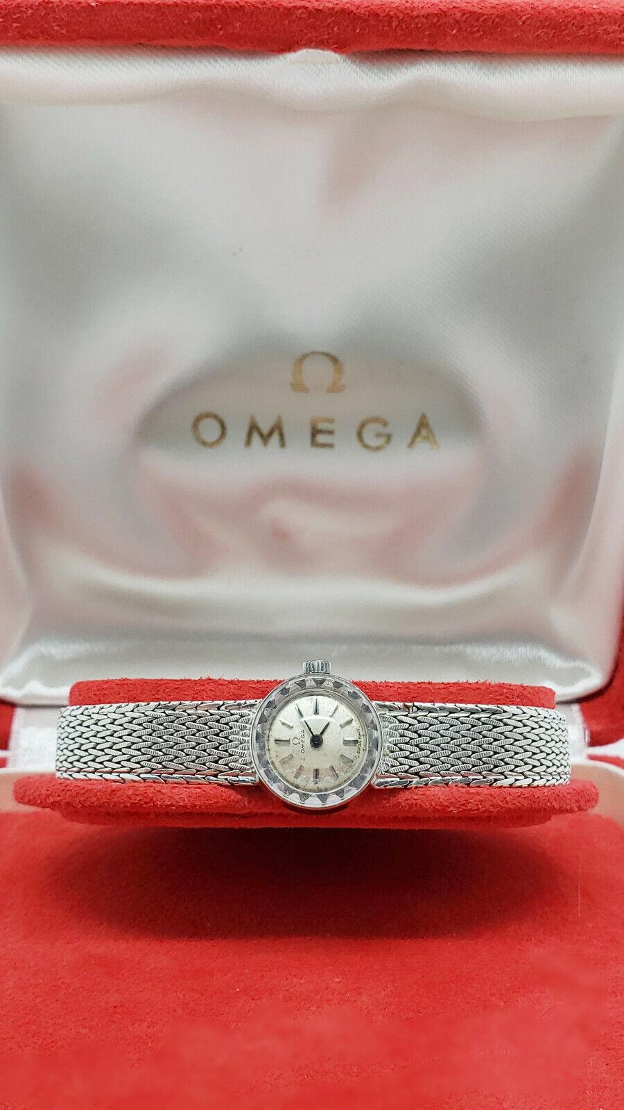 Vintage Omega 18k Solid White Gold Ladies Mesh Band Watch 76309 - 23.4g In Fair Condition For Sale In Providence, RI