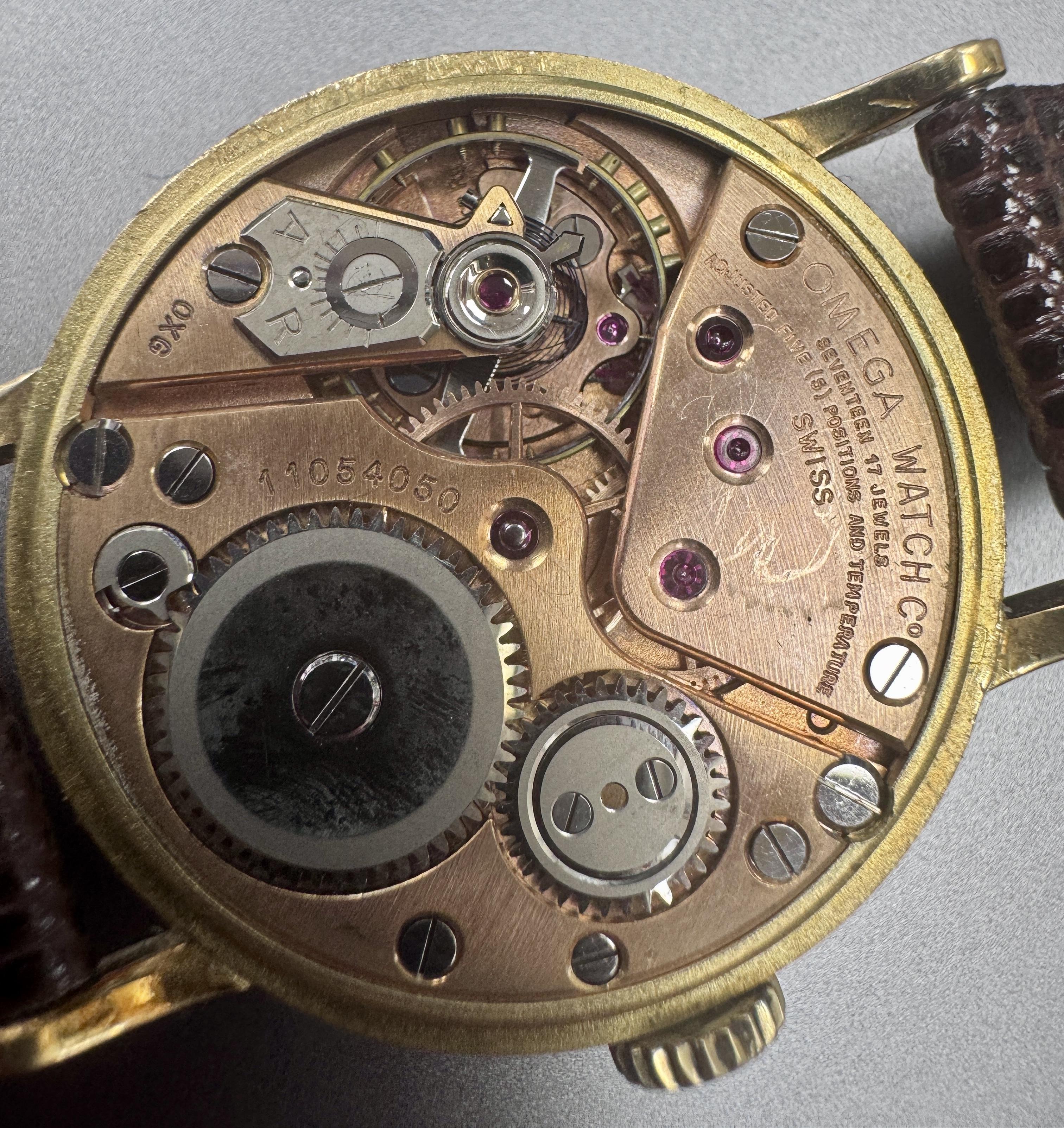 Vintage Omega 30T2RG Chronometre 18k Yellow Gold Hand Wind Men's Watch For Sale 4