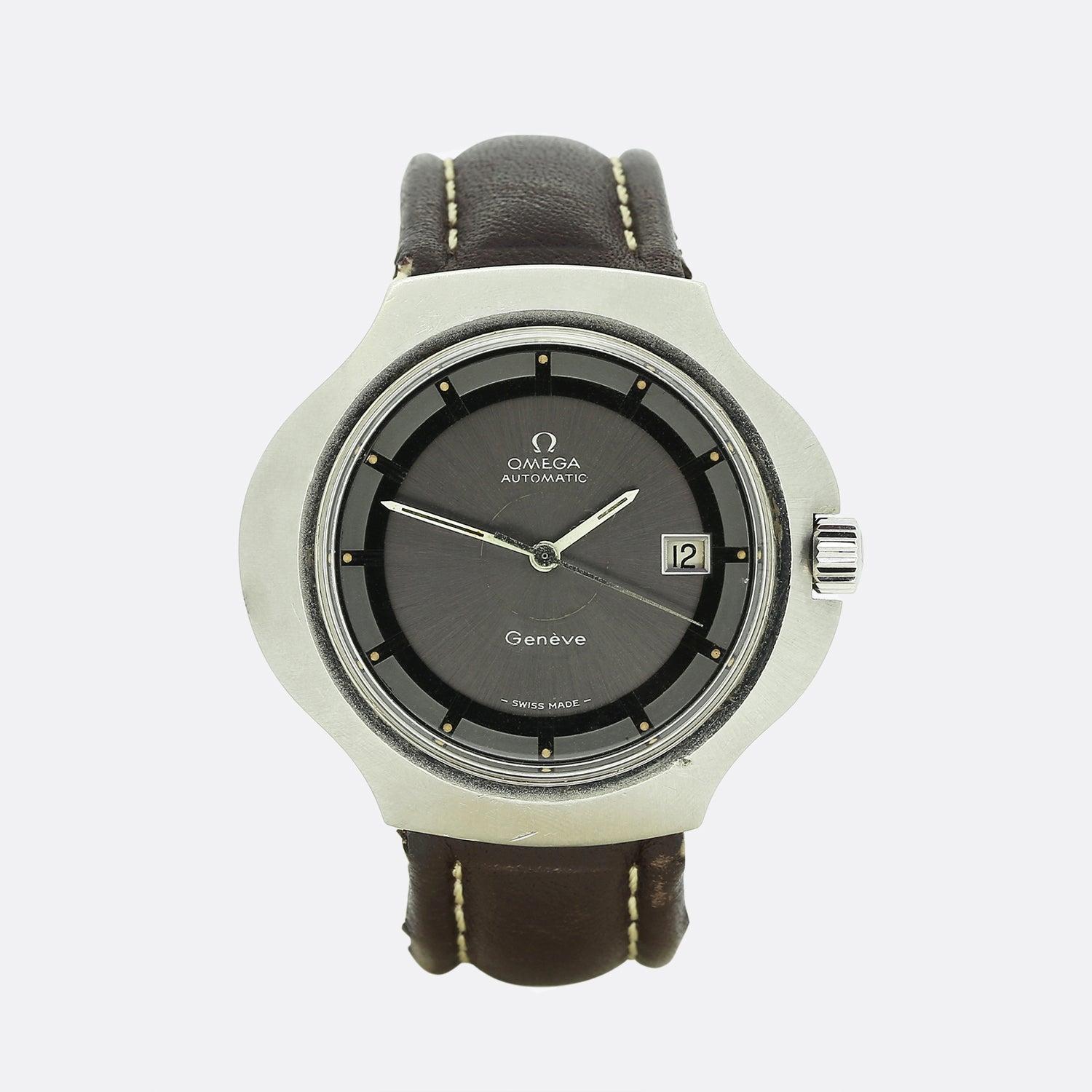 This a gents stainless steel Omega wristwatch.  Showcasing a silver-tone stainless steel case with a replacement brown leather strap, this automatic timepiece possesses the unique quality of an oval shaped bezel with a round shaped dial. The piece