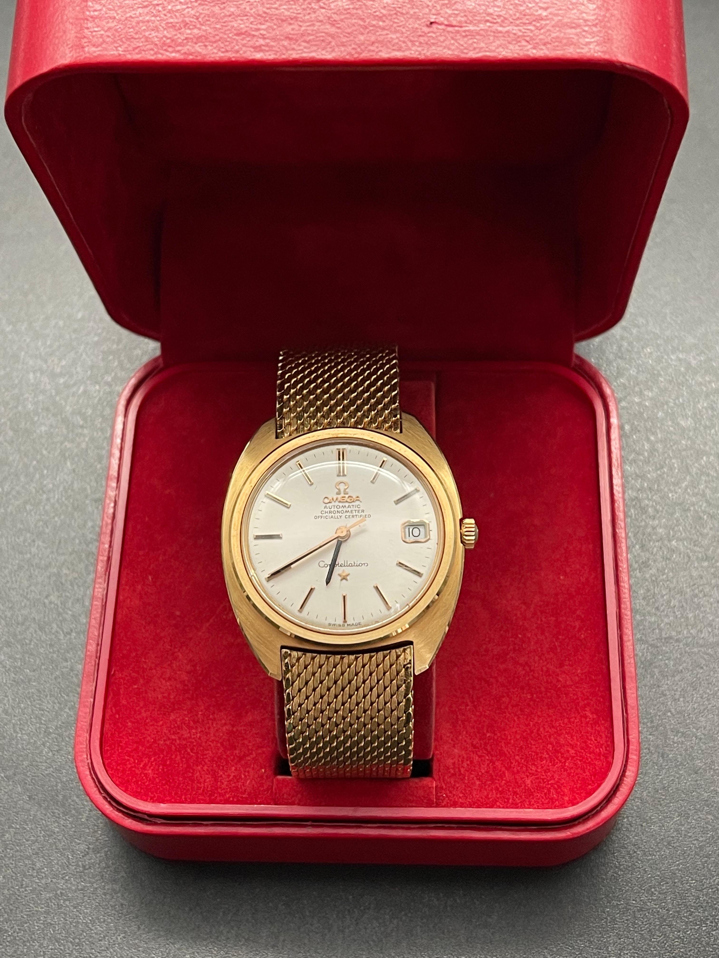 1966 Omega Constellation C 168009, automatic movement caliber 564, in a 18 Karat Gold Case and a Full 18 Karat Gold Mesh Bracelet.

Since 1952 the Omega Constellation has been among the highest level of Luxurious and precise watches.

On the dial